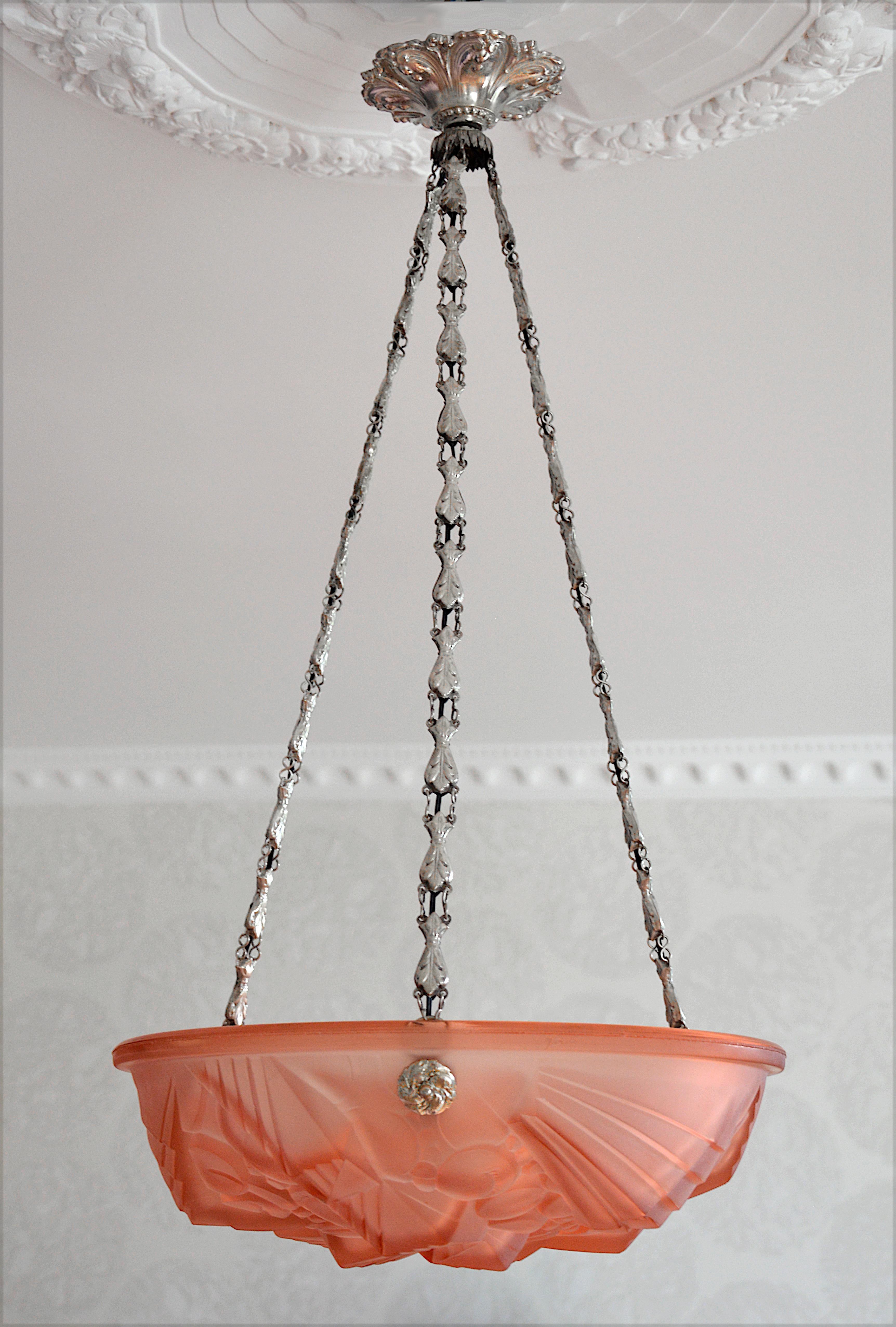 Henry Mouynet French Art Deco Pink Pendant Chandelier, 1920s For Sale 1