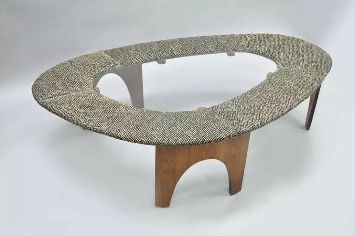 Verre Henry P Glass Intimate Island Suite Walnut Upholstered Mid Century Coffee Table (Table basse du milieu du siècle) en vente