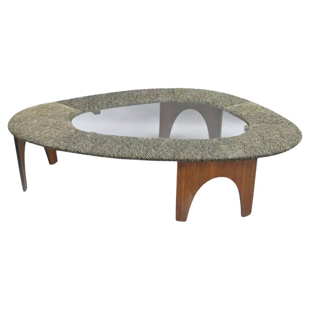 Henry P Glass Intimate Island Suite Walnut Upholstered Mid Century Coffee Table (Table basse du milieu du siècle) en vente
