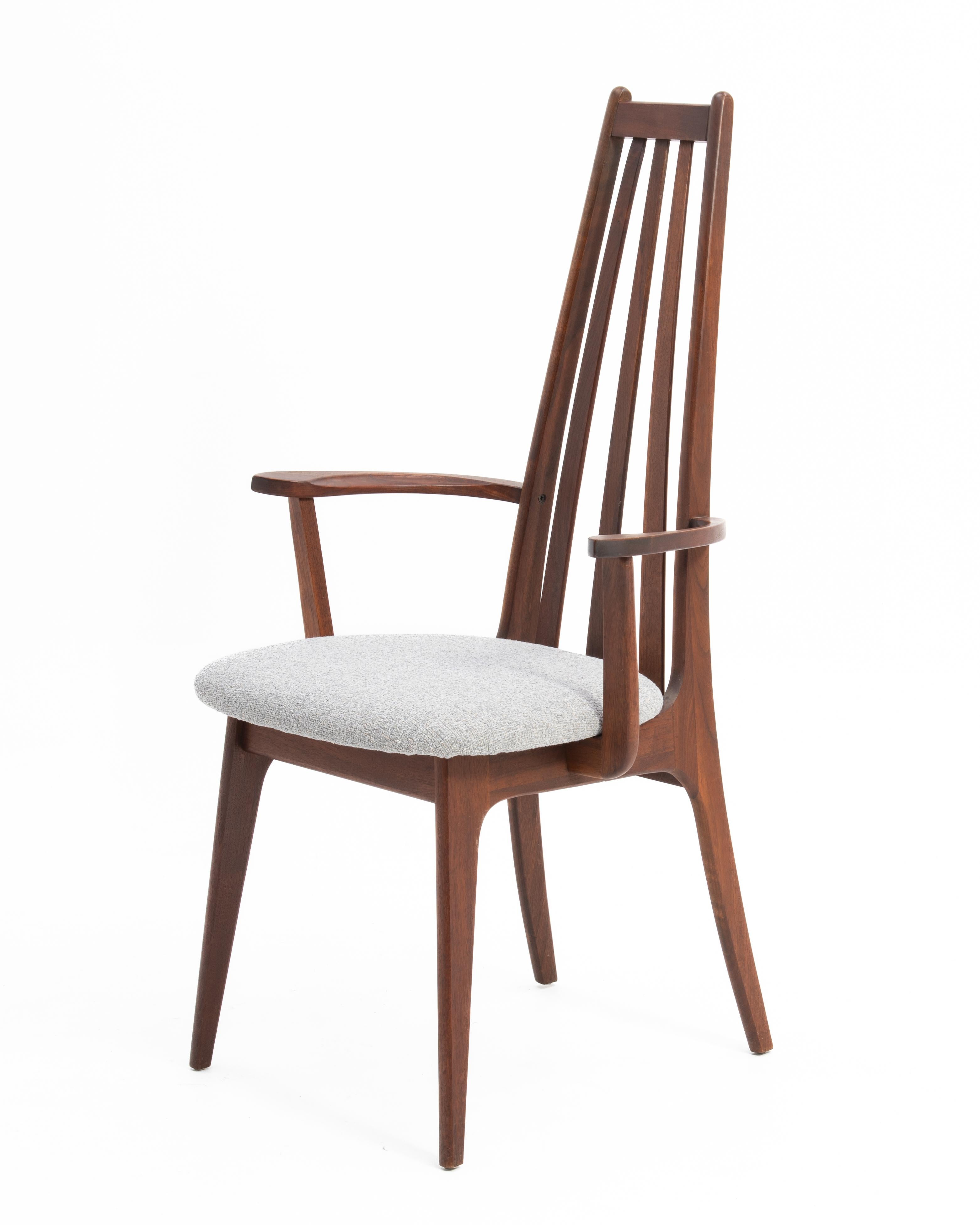 Henry P. Glass Richbilt MFG Pearsall Esszimmerstühle aus Nussbaumholz mit hoher Rückenlehne, 4er-Set (amerikanisch) im Angebot
