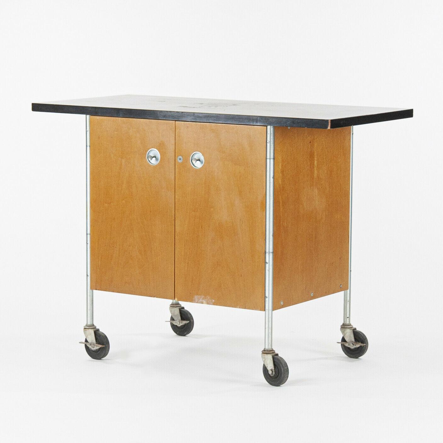 Moderne Henry P. Glass Rollle Bar Tea Cart Cabinet by Fleetwood Furniture Company en vente