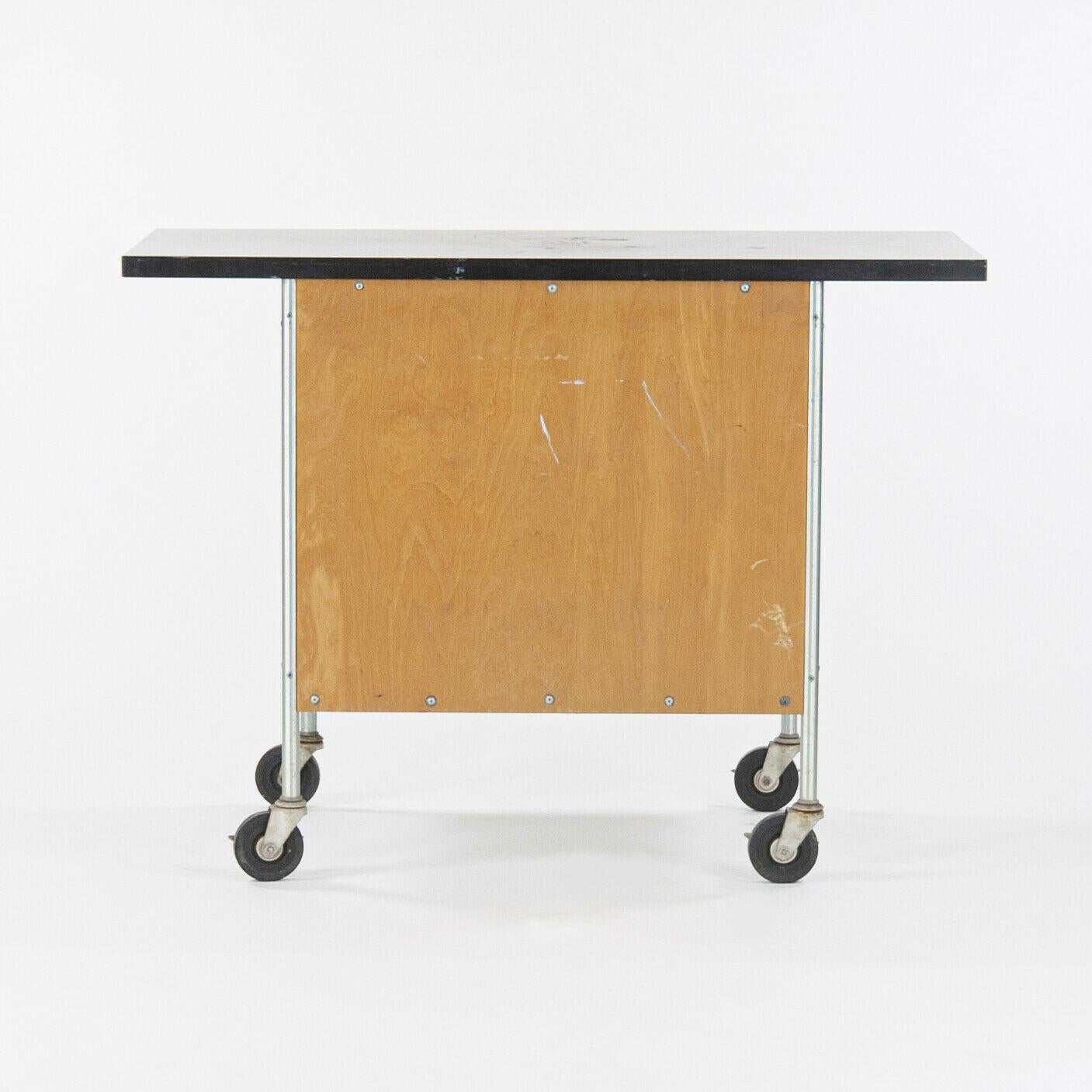 Milieu du XXe siècle Henry P. Glass Rollle Bar Tea Cart Cabinet by Fleetwood Furniture Company en vente