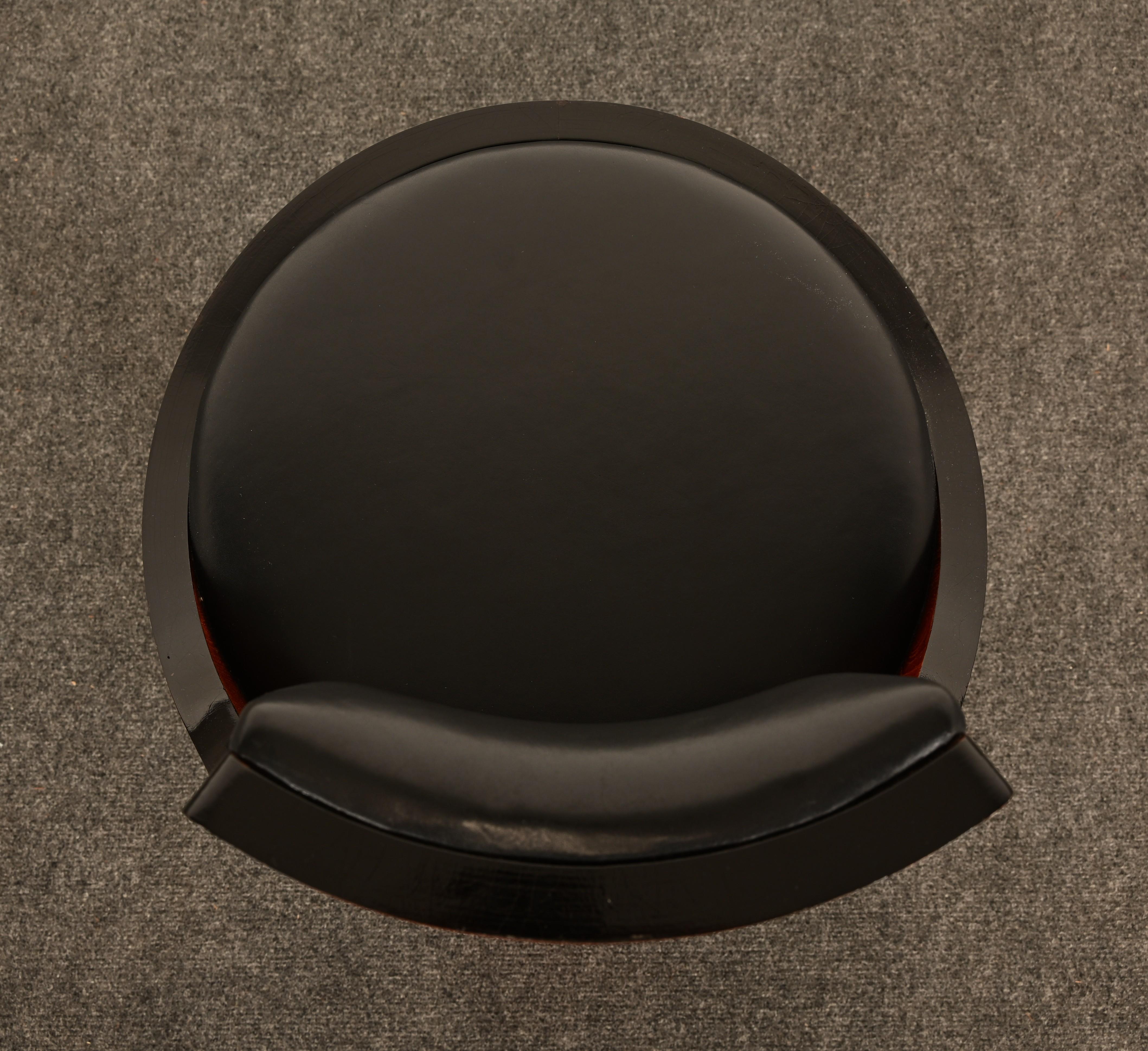 Henry P. Glass Dreibeiniger Stuhl aus Nussbaum und Leder, 1950er Jahre im Angebot 6