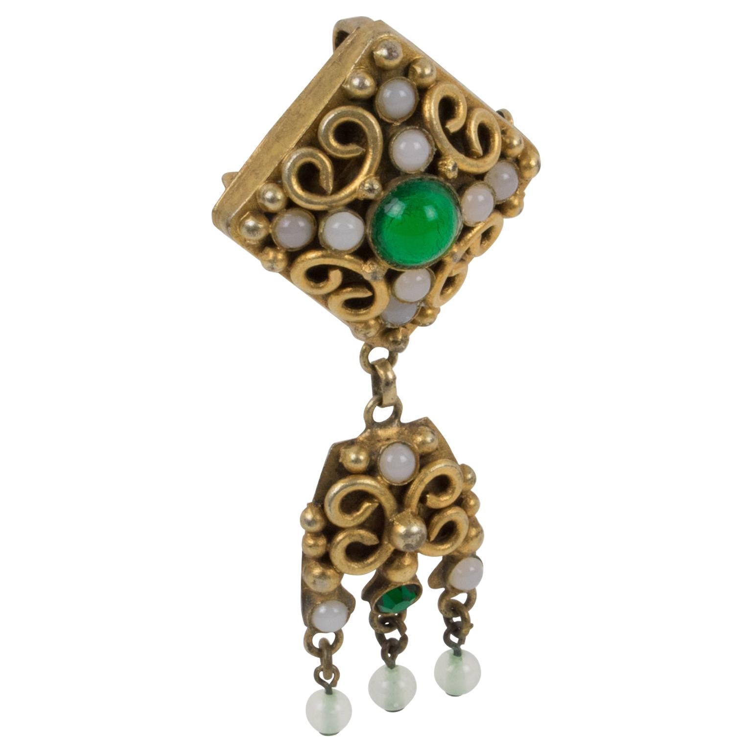 Broche medieval de bronce Henry Perichon con cabujones de vidrio colado Medieval en venta