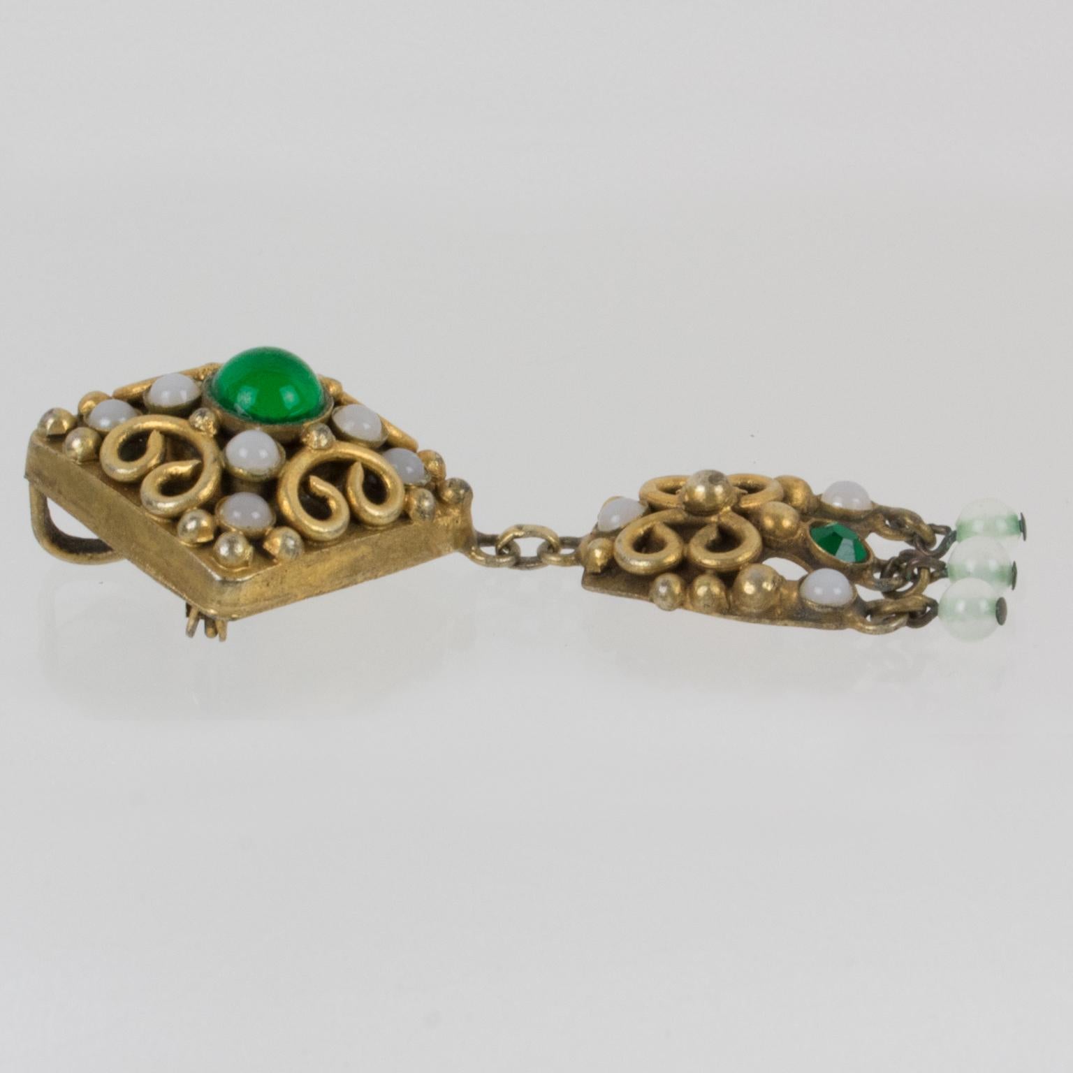 Broche medieval de bronce Henry Perichon con cabujones de vidrio colado en venta 3