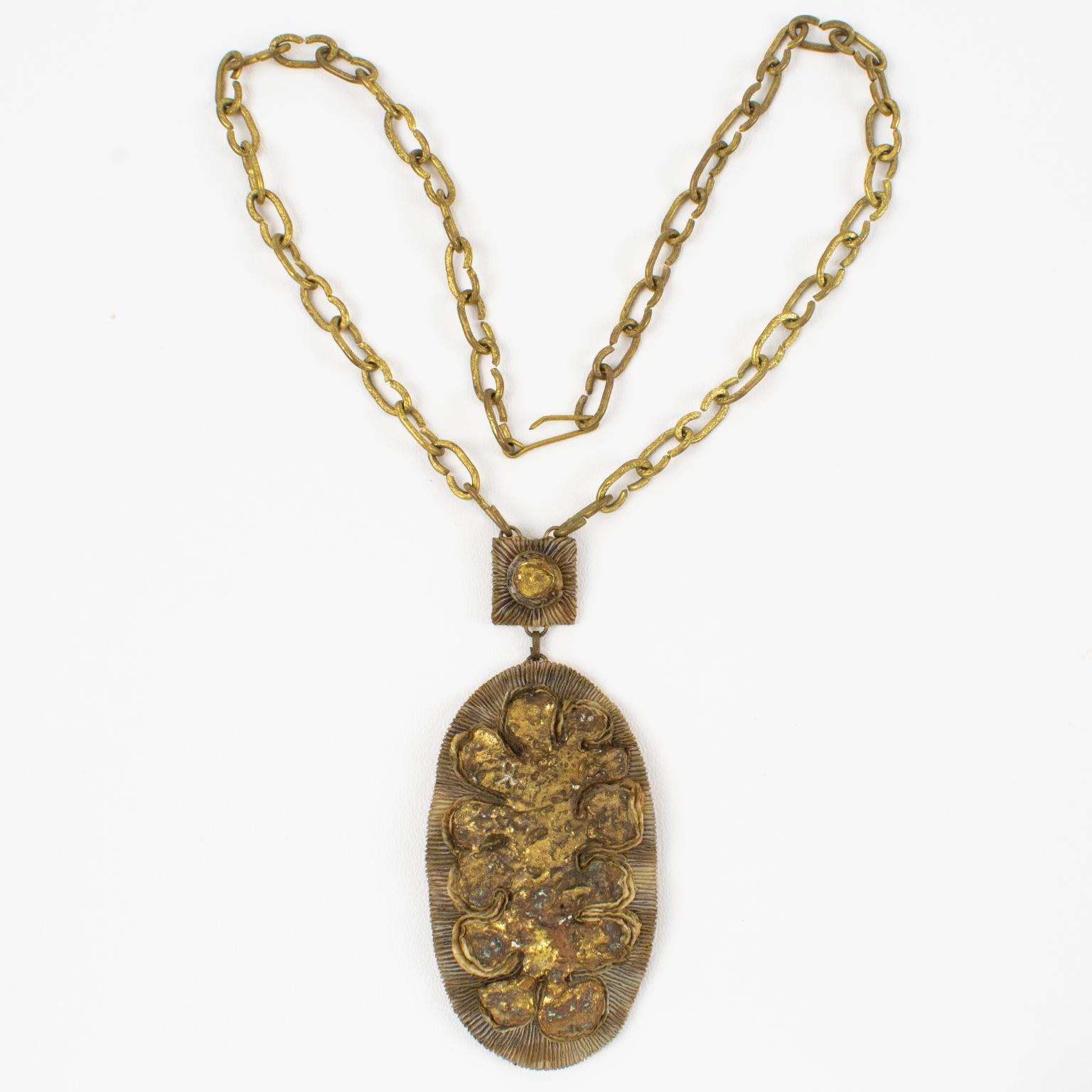 Henry Perichon Collier en bronze doré avec pendentif en résine à pompon Bon état - En vente à Atlanta, GA
