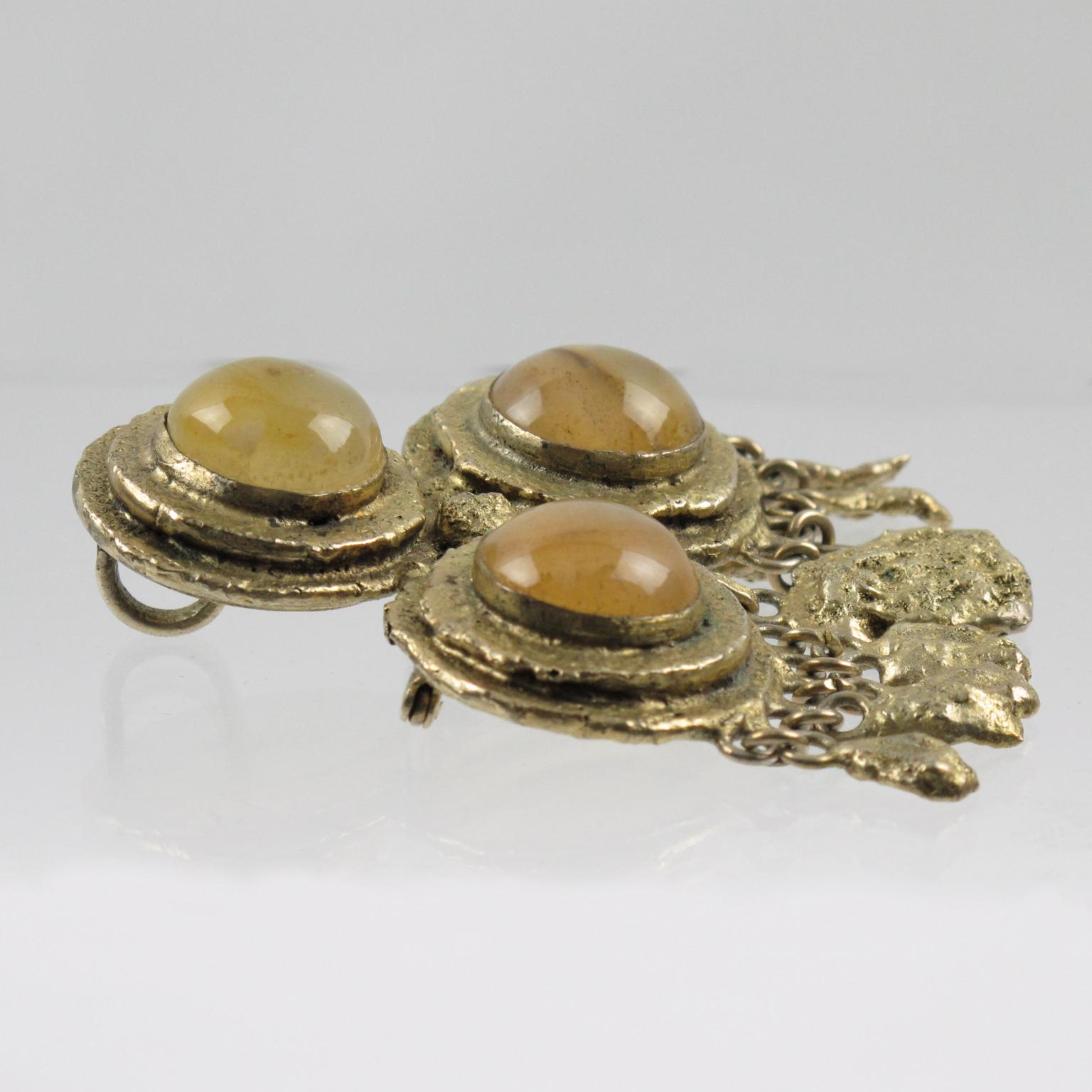 Anstecknadelbrosche aus vergoldeter Bronze und Edelsteinen von Henry Perichon für Damen oder Herren im Angebot