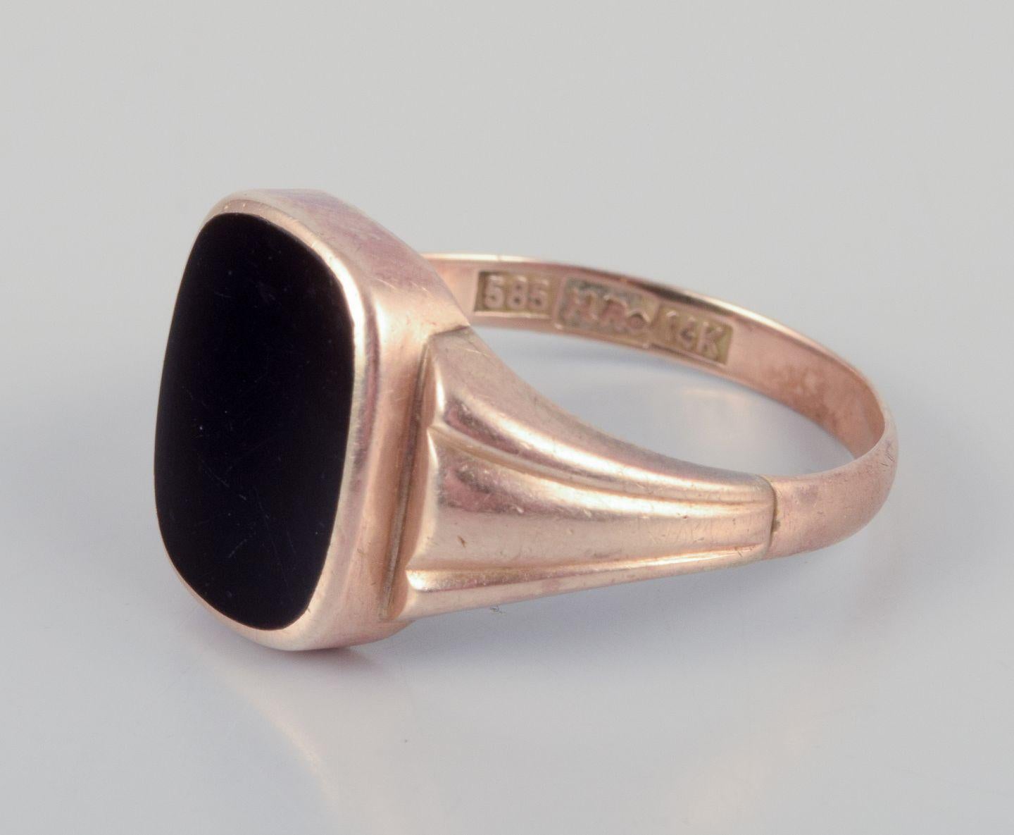 Henry Roland, dänischer Goldschmied. Ring aus 14 Karat Gold mit Onyx. Mid-20th  C. für Damen oder Herren im Angebot
