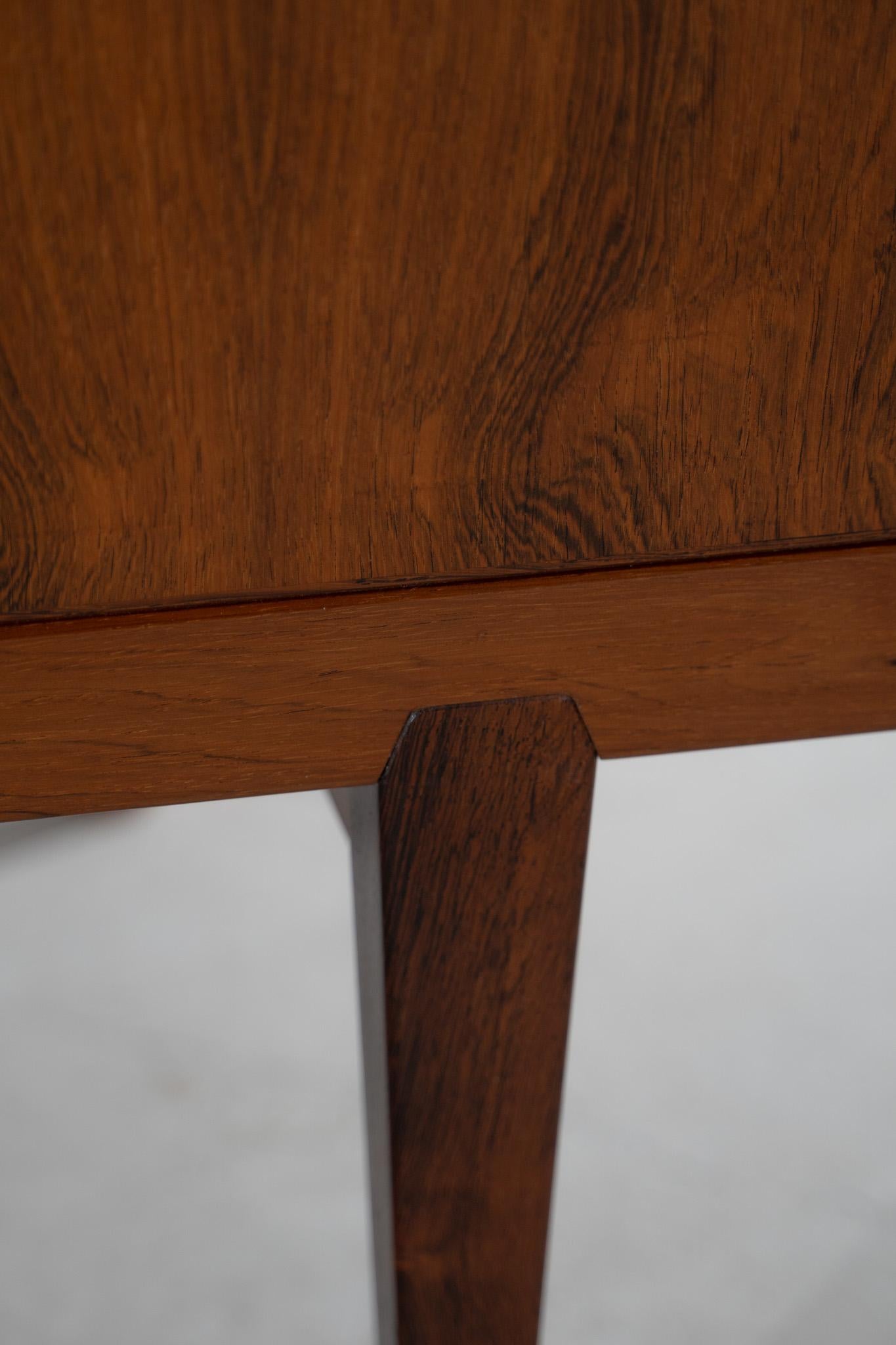 Palissandro Henry Rosengren Hansen Brande Møbelindustri Credenza Rosewwod Metà Secolo in vendita