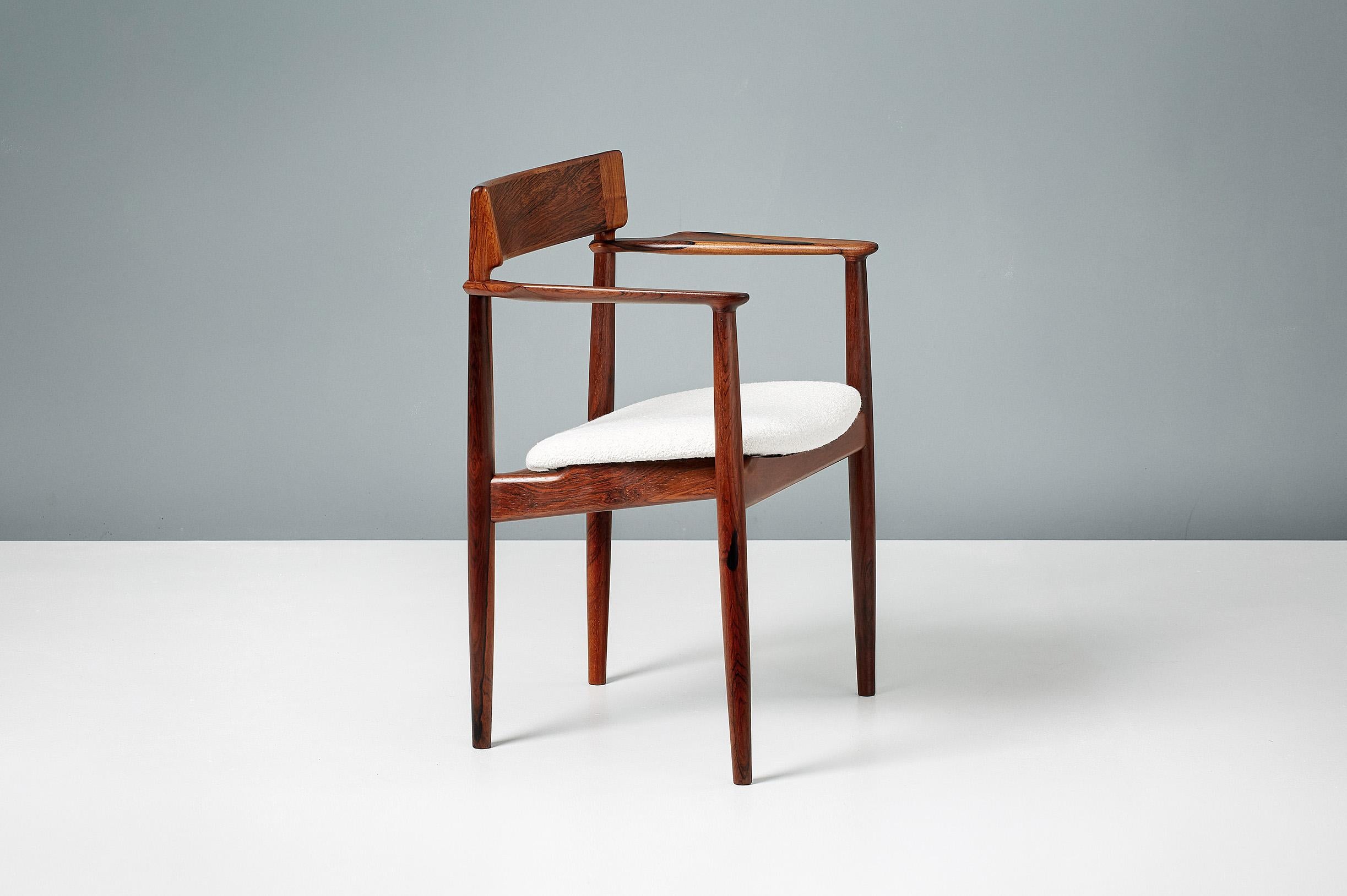 Scandinave moderne Henry Rosengren Hansen fauteuil en bois de rose et tissu bouclé, 1960 en vente