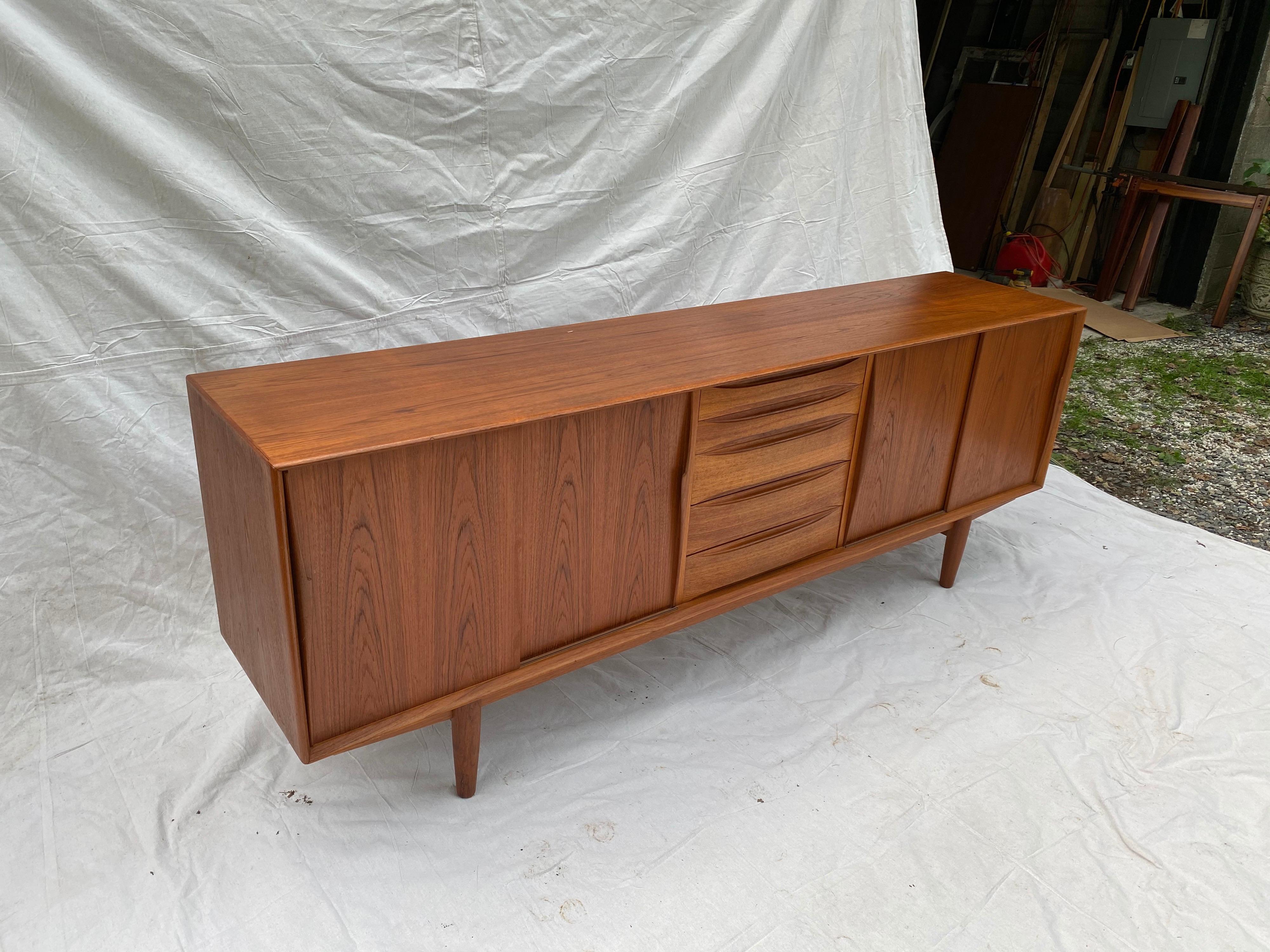 Henry Rosengren Hansen Teak Credenza for Skovby Mobelfabrik, Denmark 4