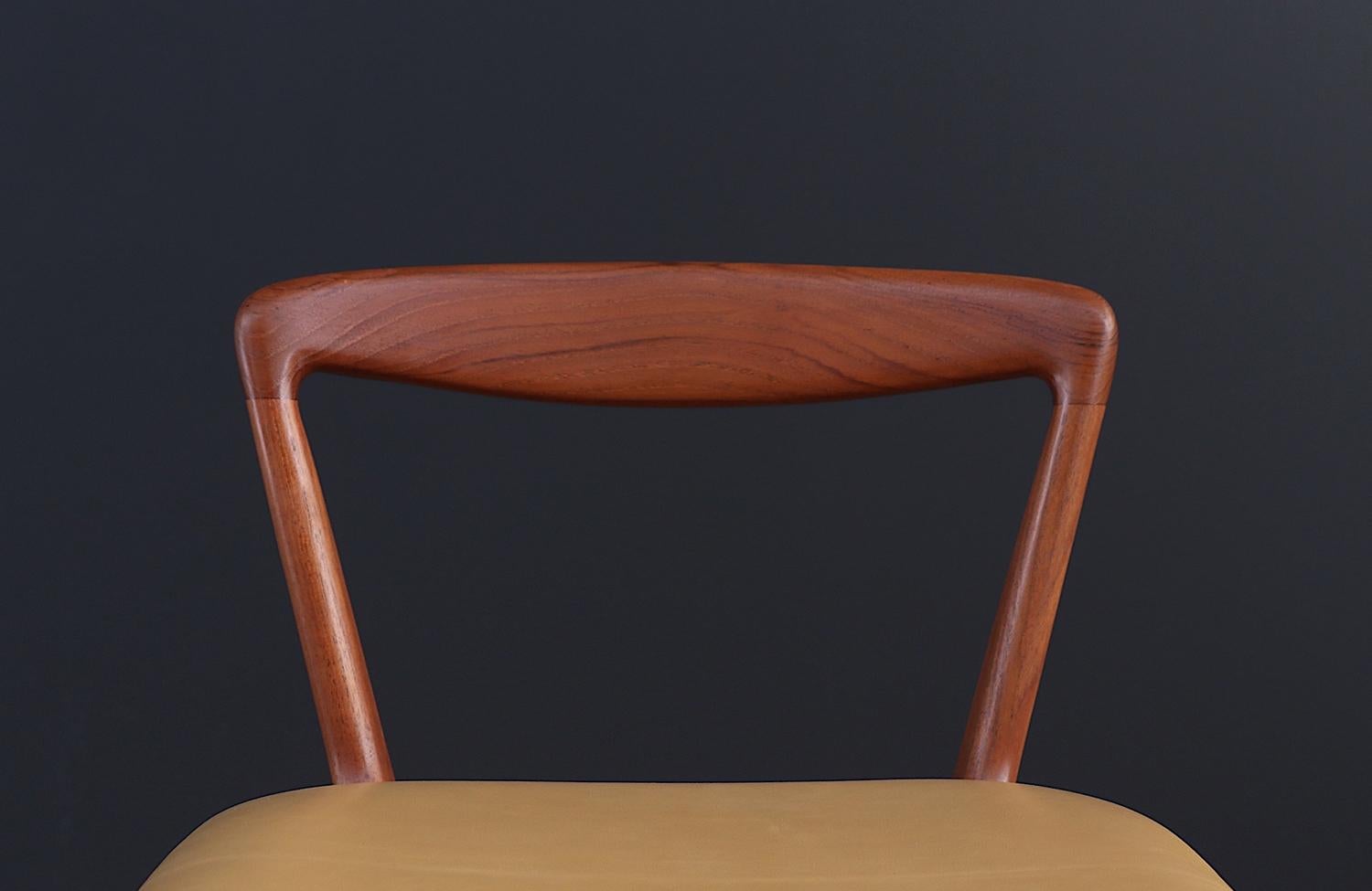 Expertly Restored - Henry Rosengren Hansen Teak & Leather Bar Stools  In Excellent Condition For Sale In Los Angeles, CA