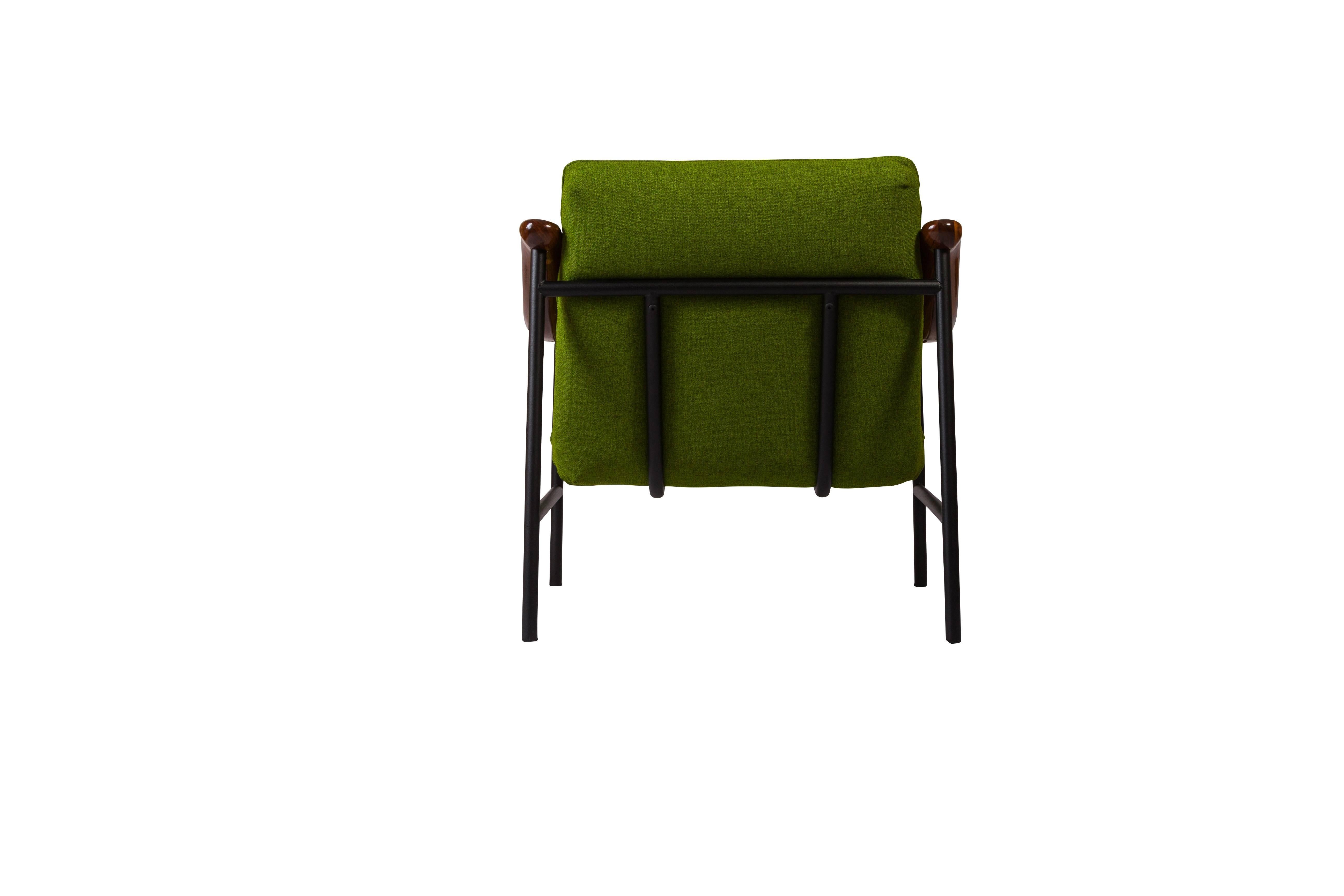 Henry Russell Indigo Blue Lounge Chair Stainless Steel Frame Walnut Armrests im Angebot 2