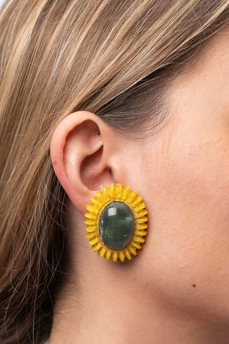 Lot De 2 Boucles D'oreilles Anciennes à Clip - Années 1950, En Talosel, Une Signée HENRY, Occasion