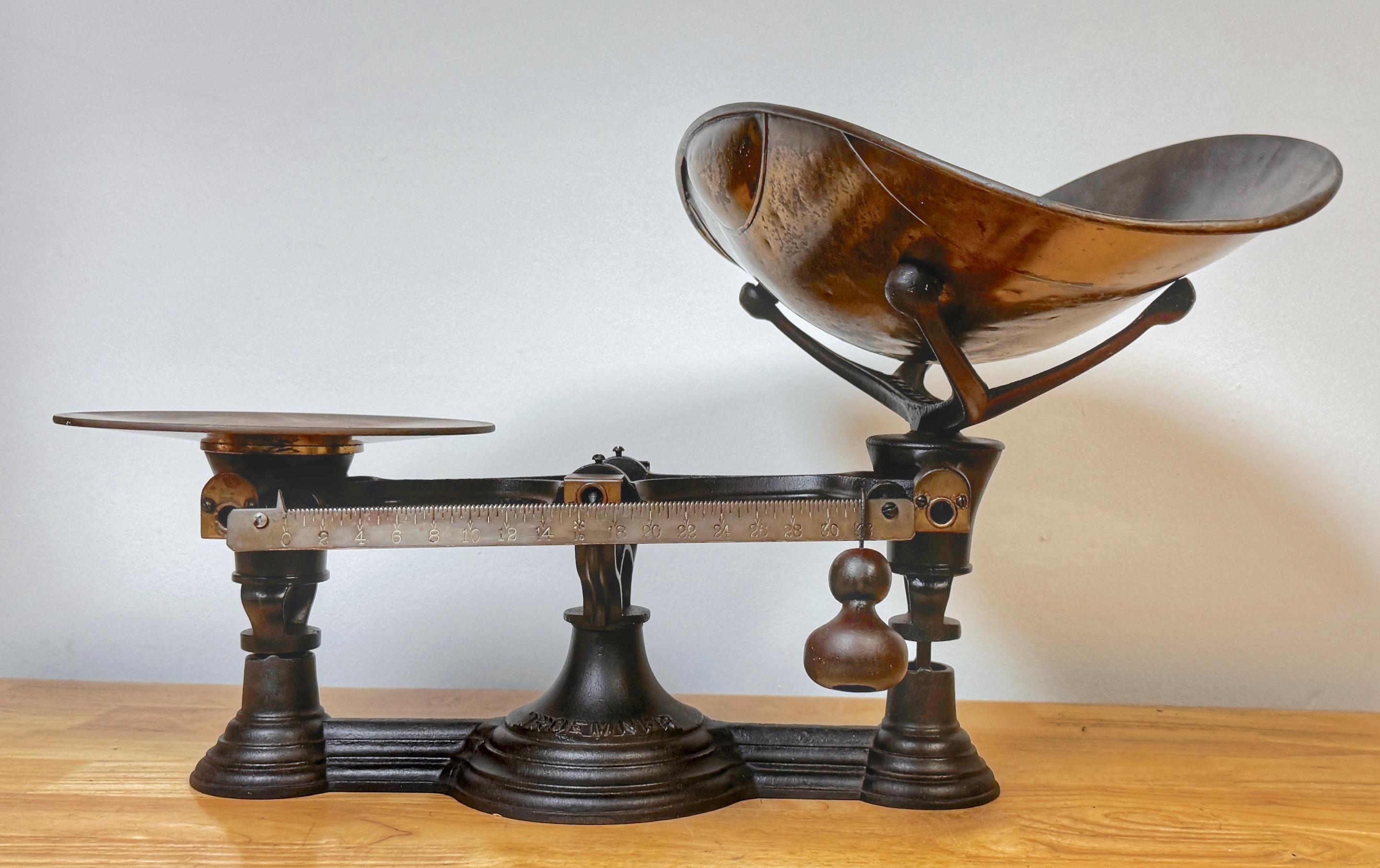 Botica Henry Troemner Hierro fundido y metal  Balanza nº 1, circa 1890s Forjado en venta