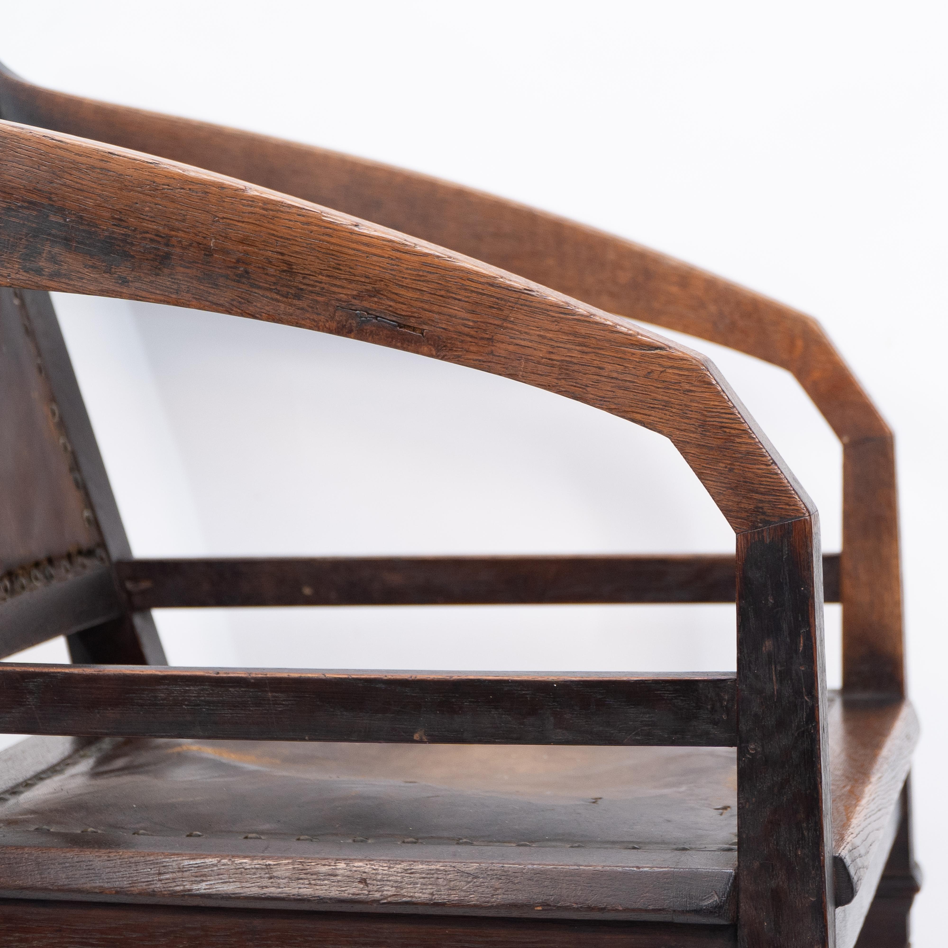 Henry van de Velde Style d'un fauteuil en chêne Arts & Craft cuir d'origine en vente 6