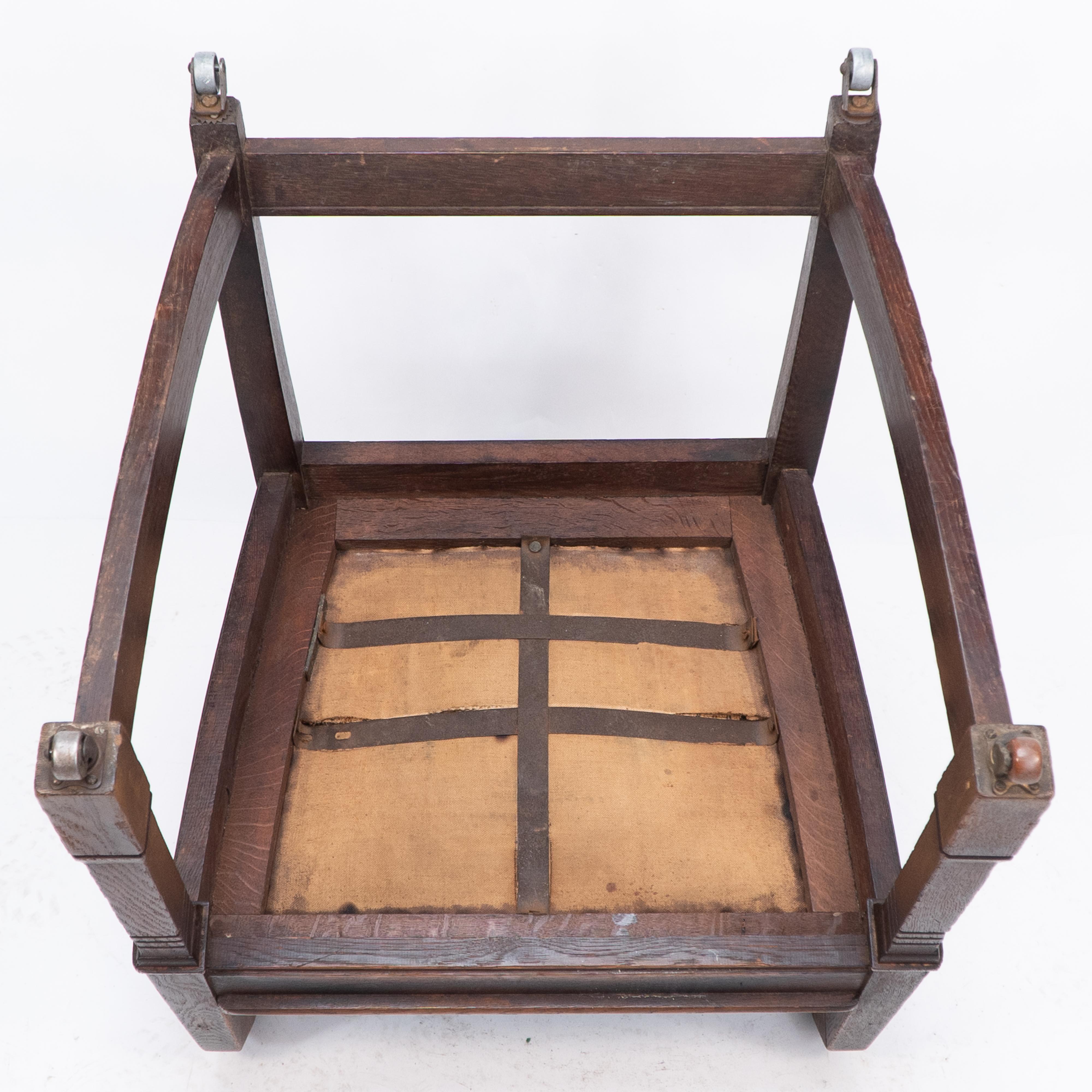 Henry van de Velde Style d'un fauteuil en chêne Arts & Craft cuir d'origine en vente 7