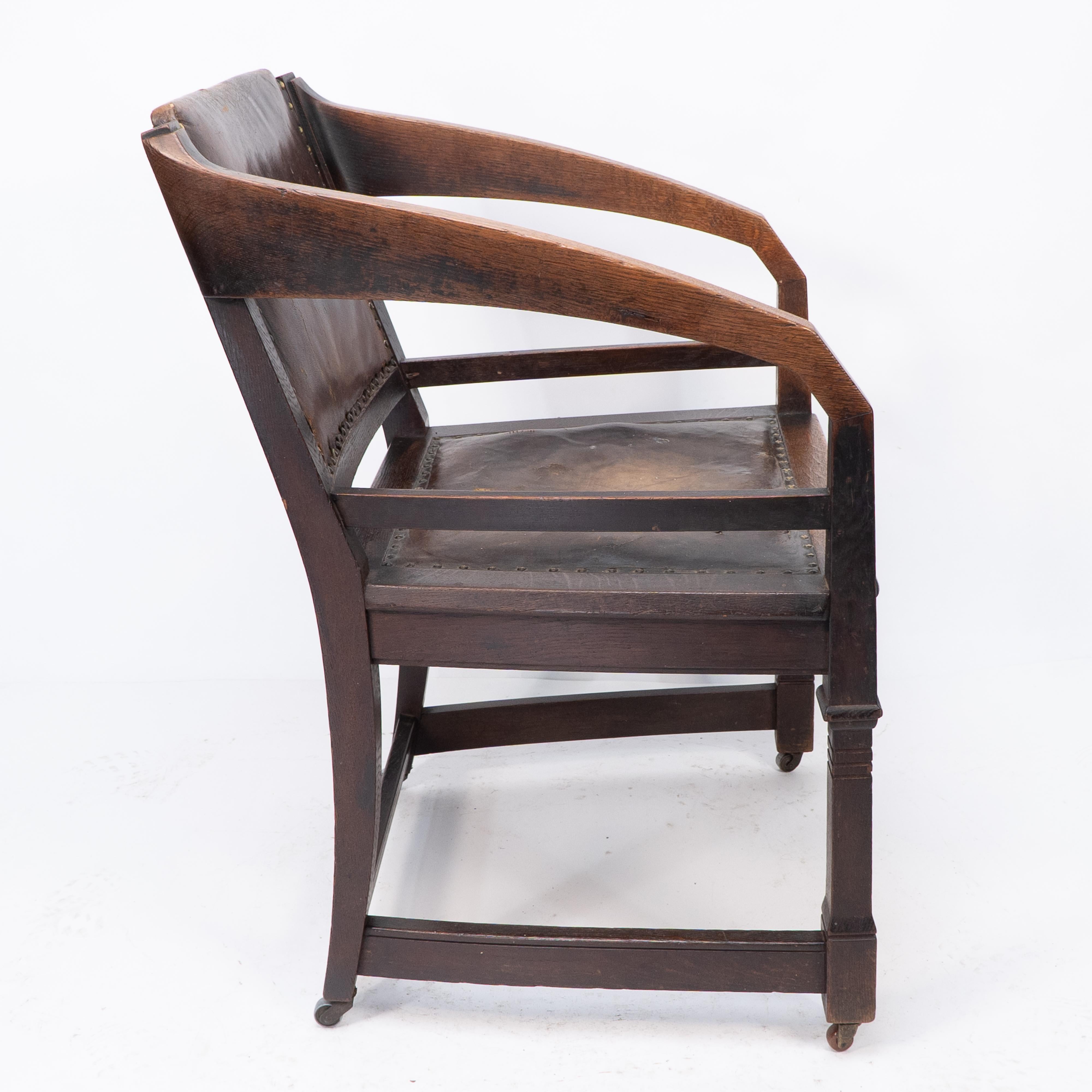 Fait main Henry van de Velde Style d'un fauteuil en chêne Arts & Craft cuir d'origine en vente