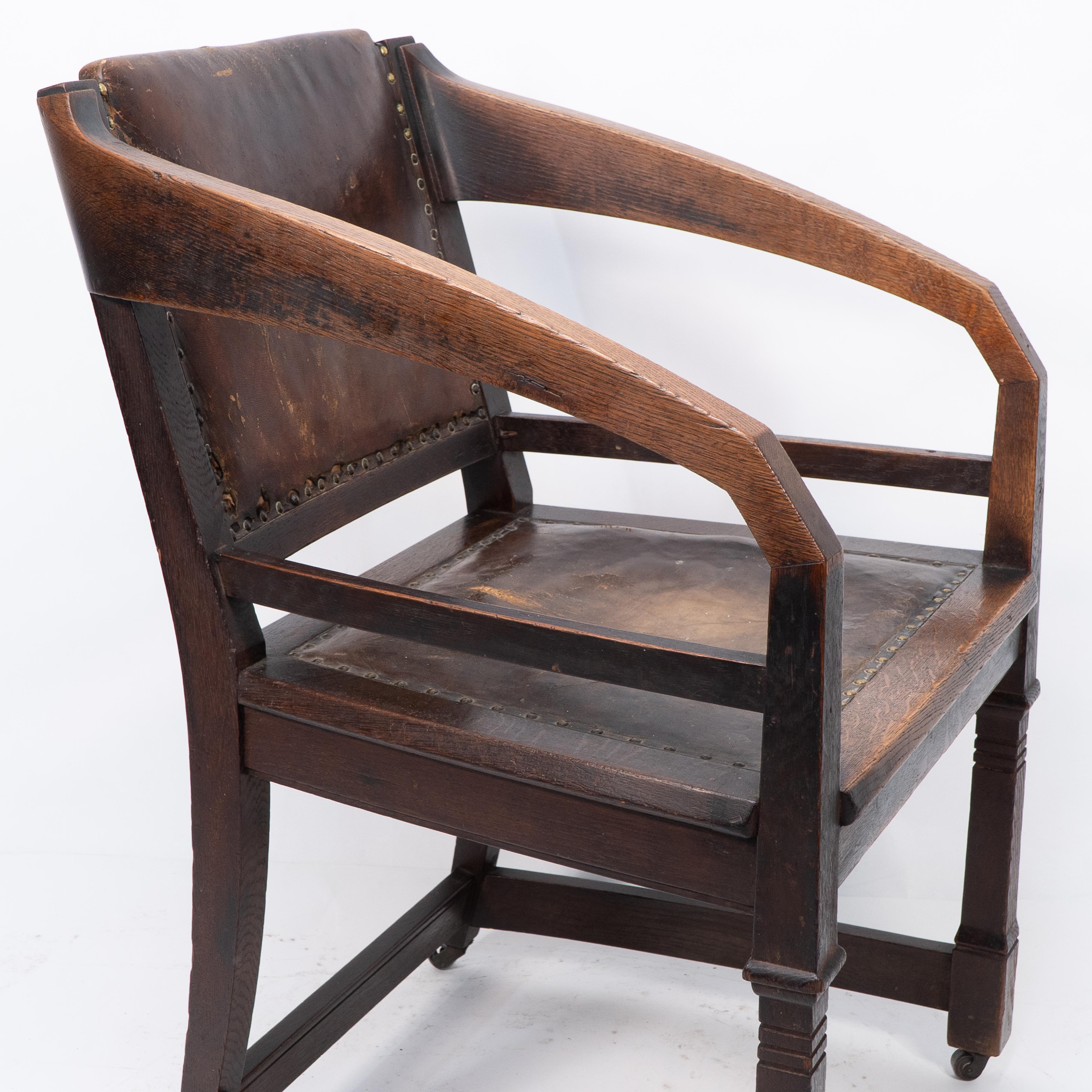 Henry van de Velde Style d'un fauteuil en chêne Arts & Craft cuir d'origine Bon état - En vente à London, GB