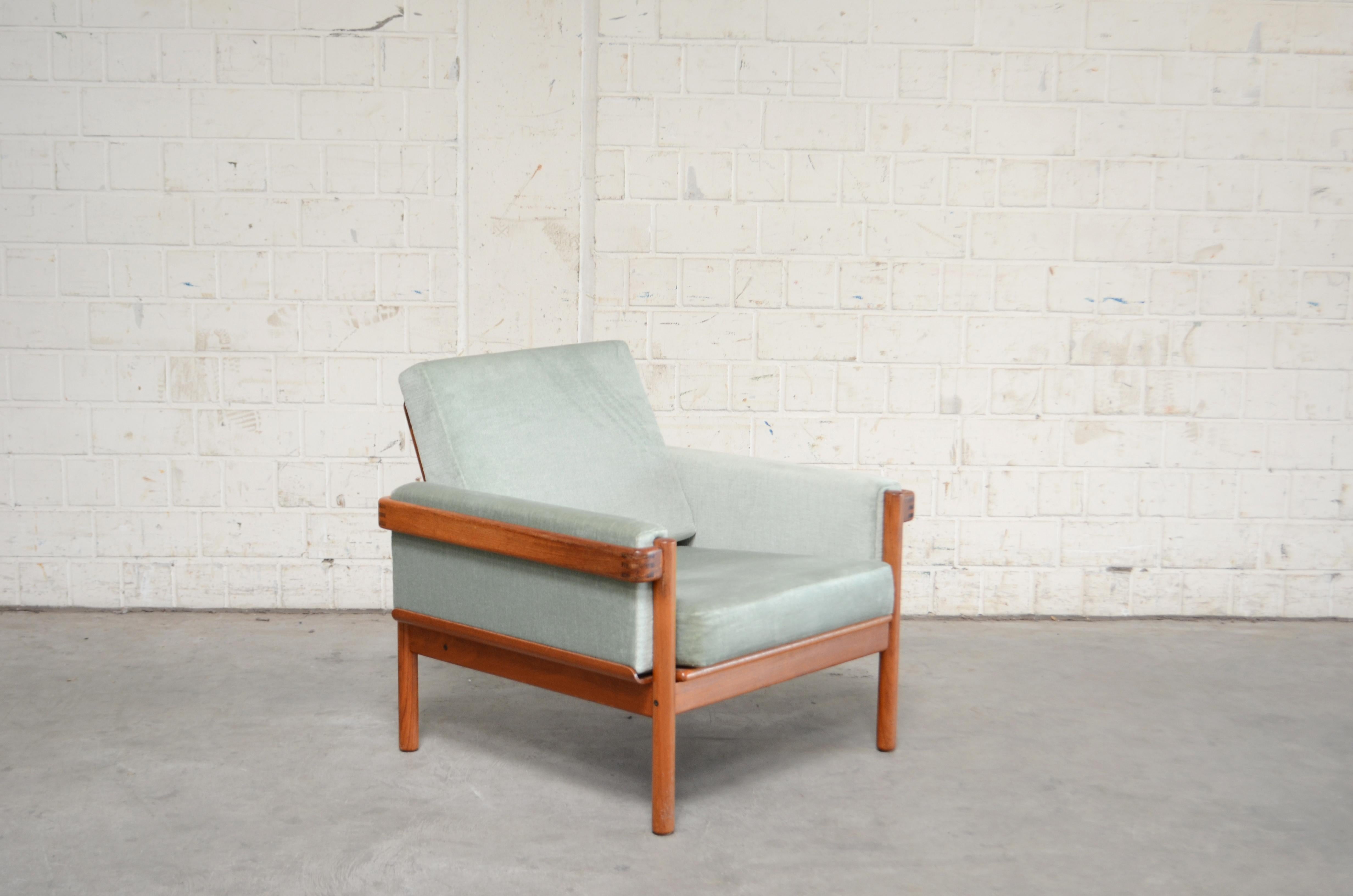 Scandinave moderne Henry Walter Klein fauteuil moderne danois en teck pour Bramin