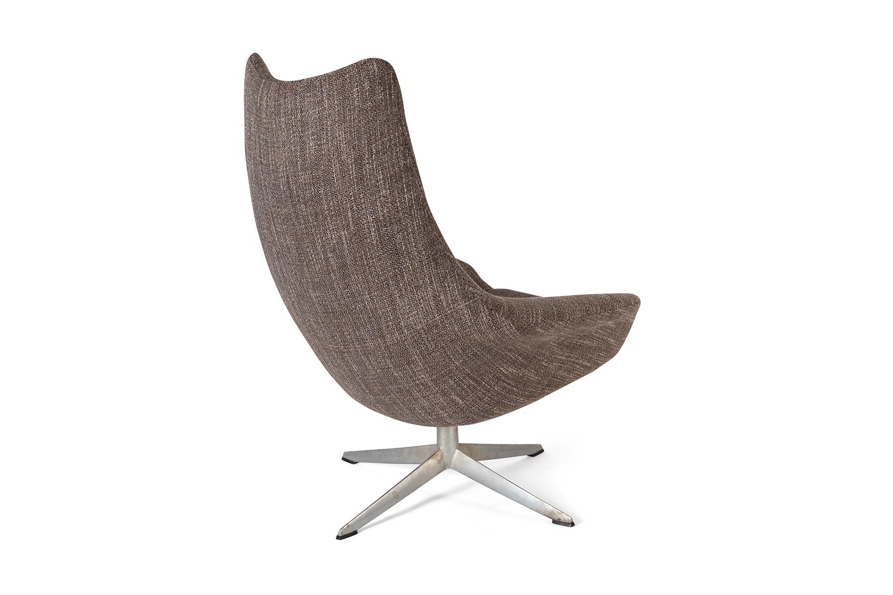 Henry Walter Klein Midcentury Egg Chairs for Bramin 4