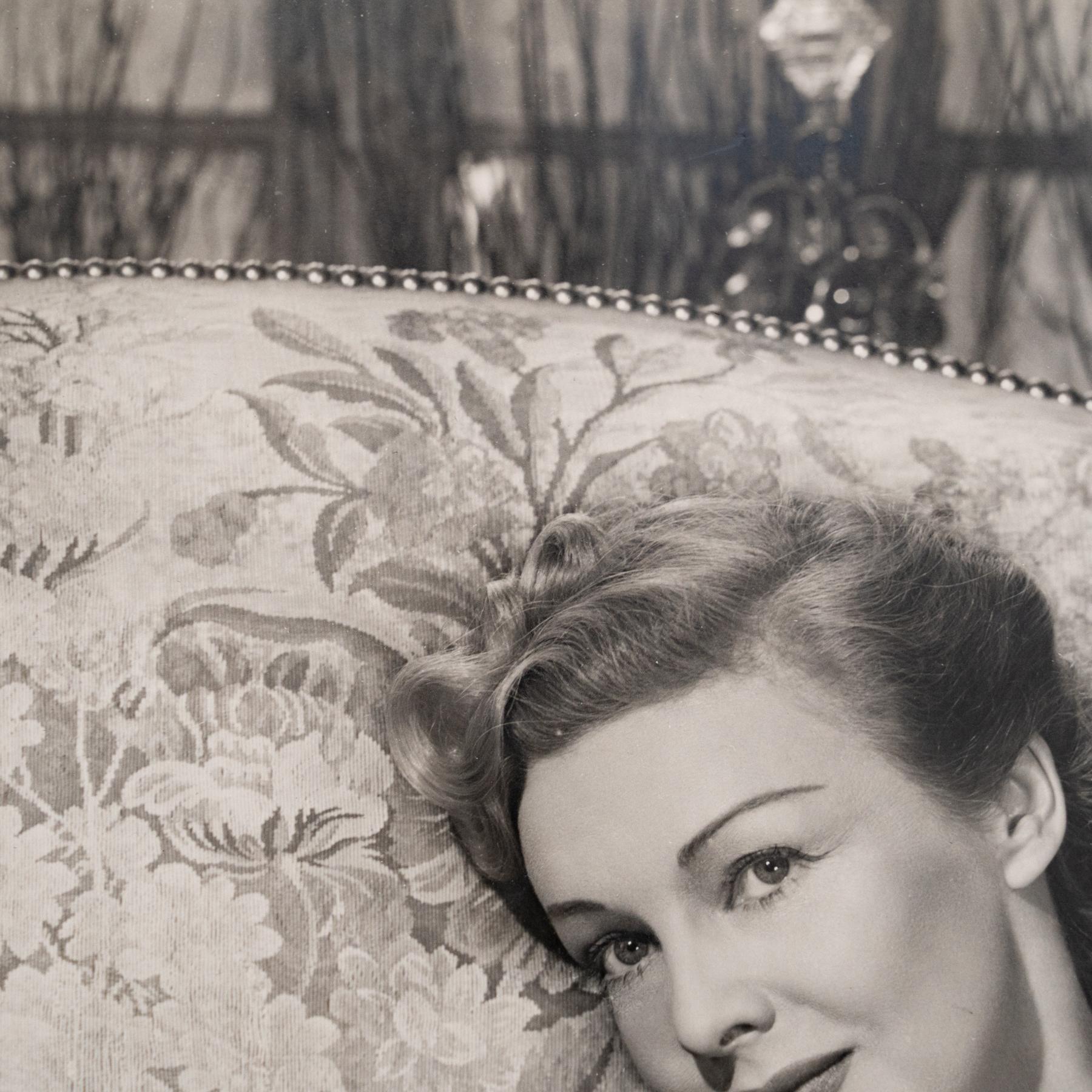 Photographie en noir et blanc de Madeleine Carroll par Henry Waxman en vente 1