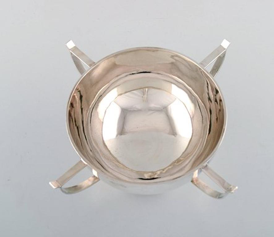 Henry Wilkinson, English Silversmith, Sheffield, Modernist Silver Bowl on Foot For Sale 1