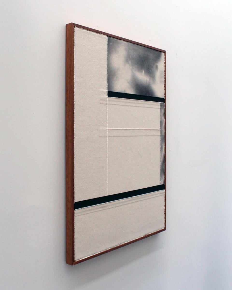 Råmark 2 - Original Minimalistische Abstrakte Strukturierte Malerei auf Leinwand (Beige), Abstract Painting, von Henry Woolway