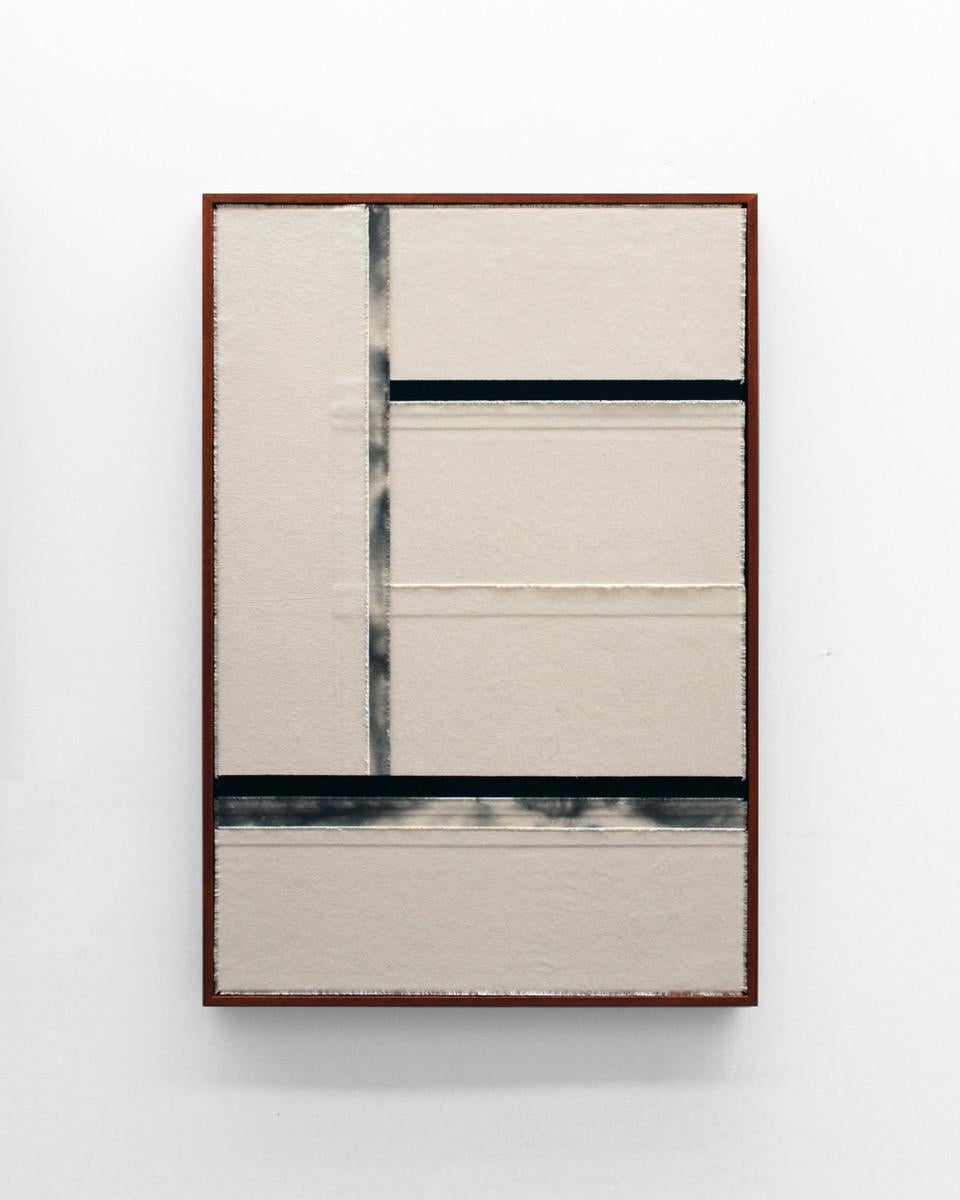 Henry Woolway, Råmark 6, 2025

Überlappende, mit Acryl gefärbte Leinwand mit ausgefransten Rändern
64 x 94,5 cm (25,19 x 37,2 Zoll)
Das Kunstwerk ist handgerahmt in einem Tray-Rahmen

Henry Woolways breit gefächertes Werk ist ein offener Blick auf