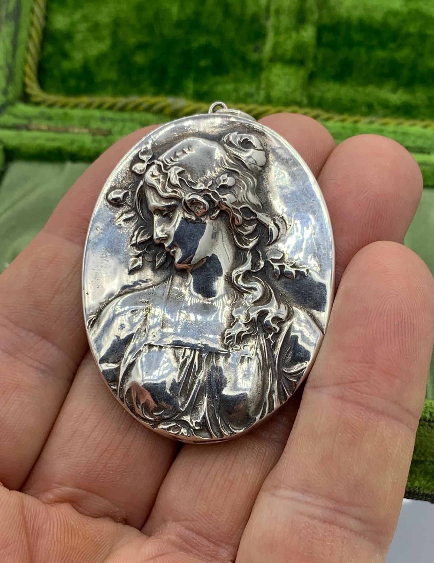 Henryk Winograd Primavera Woman Pendant 999 Sterling Silver Art Nouveau Style In Excellent Condition For Sale In New York, NY