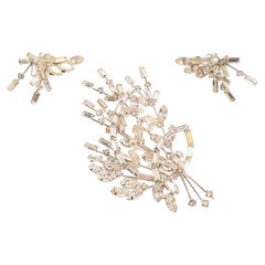 HenrySchreiner Early Set Orecchini a spruzzo in argento con cristalli incastonati e spilla