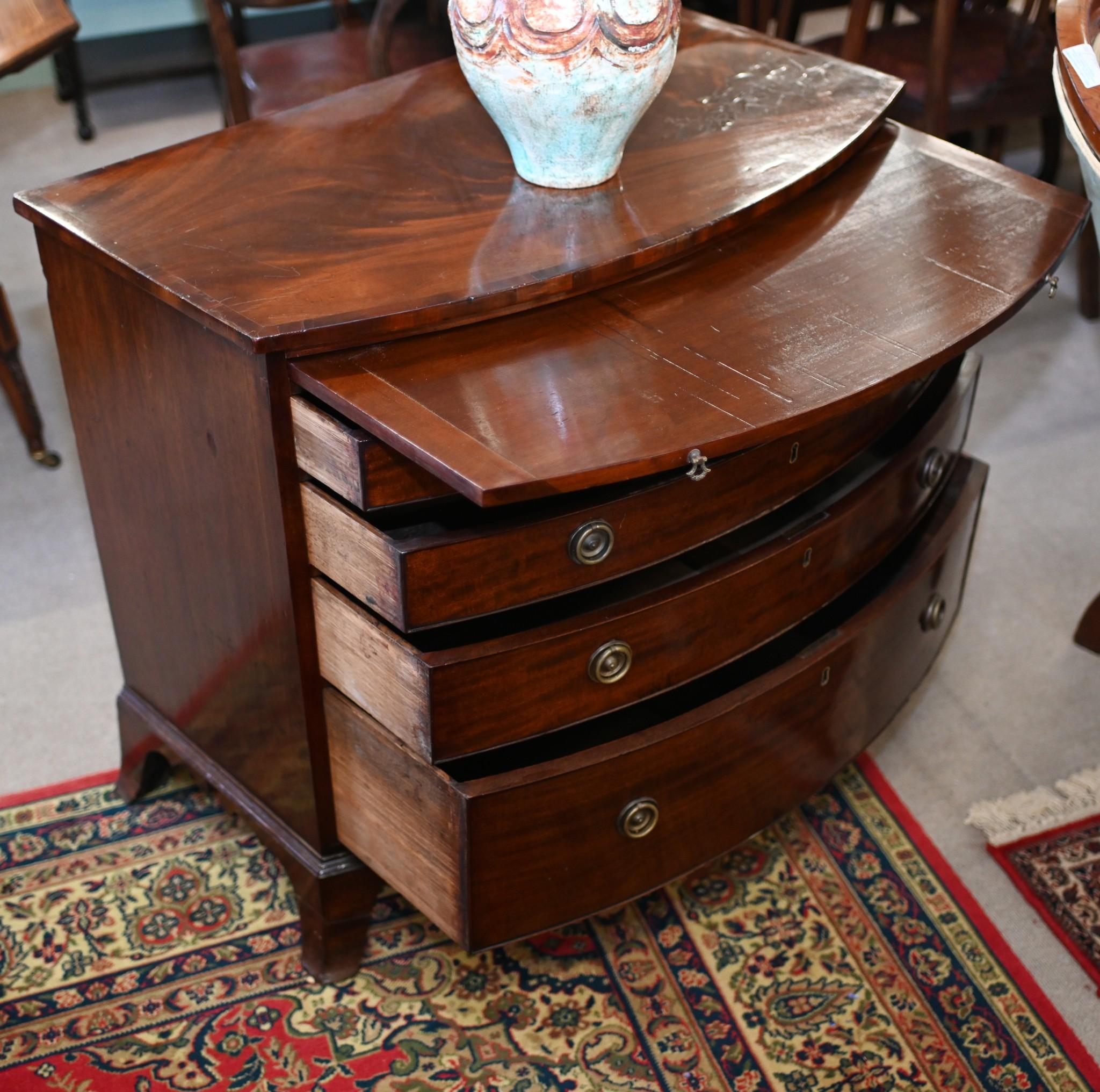 Early 19th Century Hepplewhite Bow Front Chest Of Drawers Mahogany 1820