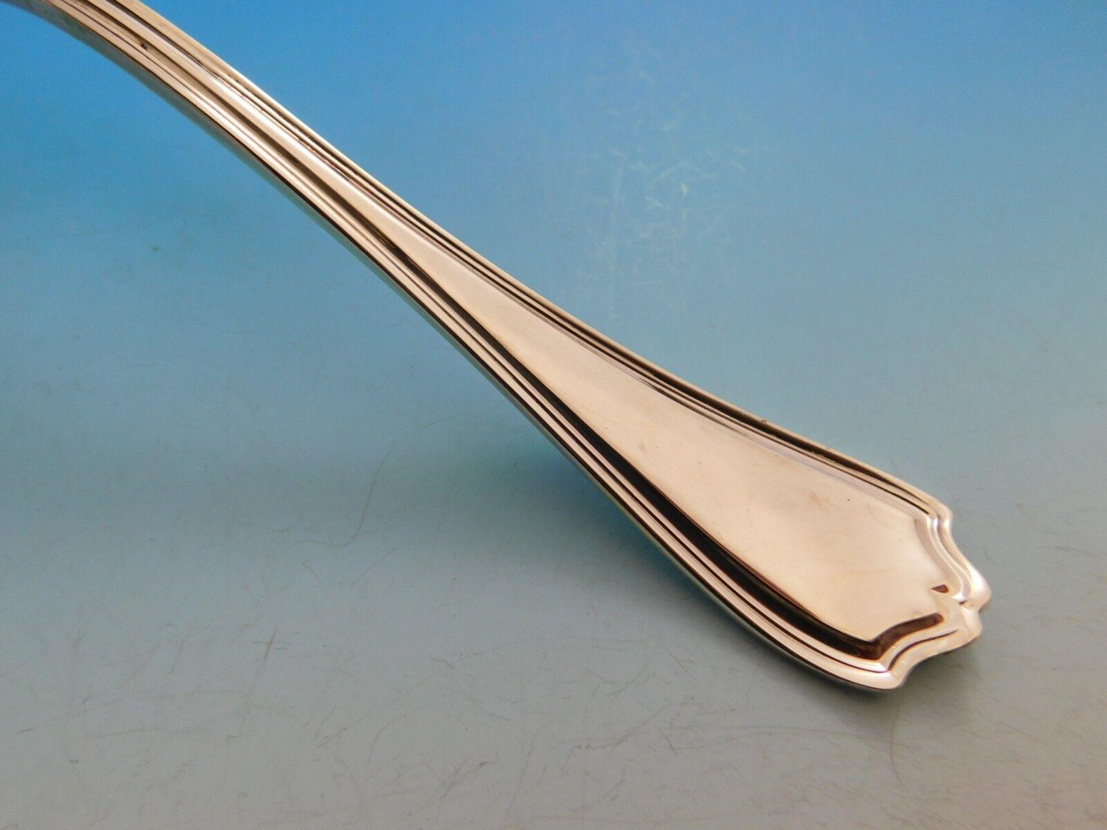 20ième siècle Service d'argenterie sterling Hepplewhite par Reed & Barton 129 pièces en vente