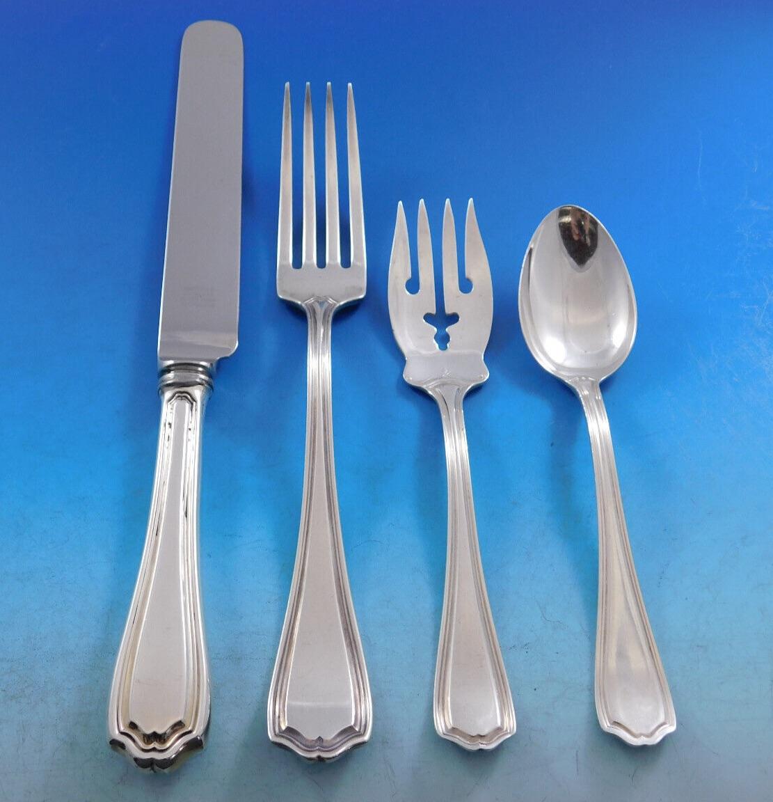 Monumental Hepplewhite by Reed & Barton sterling silver Flatware set, 169 pieces. This tailored, timeless pattern is a best seller and was introduced in the year 1907. This set includes:

12 Dinner Size Knives, 9 5/8