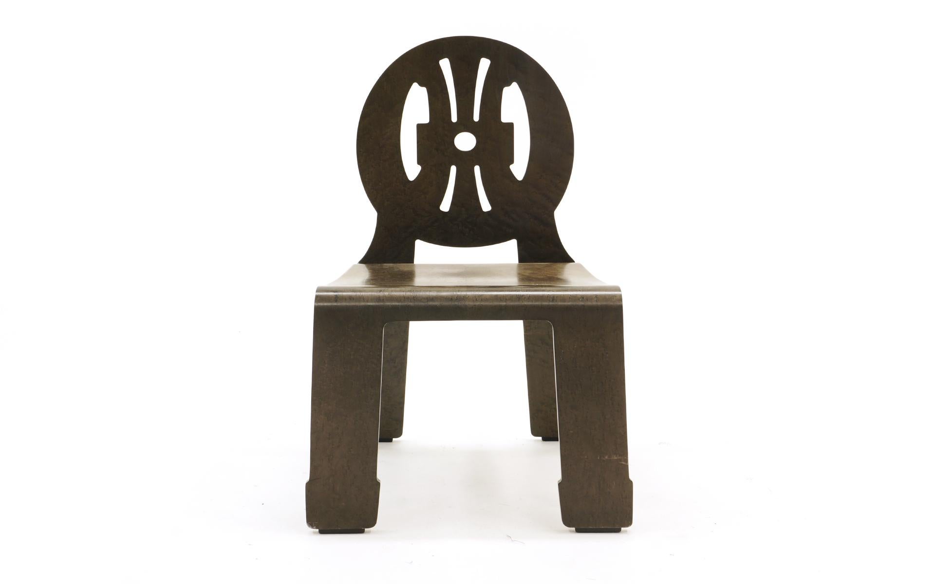 Hepplewhite-Stuhl, entworfen von Robert Venturi und Denise Scott Brown. Signiert mit dem Etikett von Knoll. In nahezu perfektem Zustand.