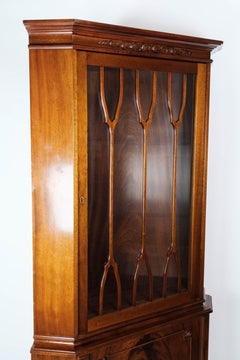 Hepplewhite Corner Cabinet of Mahogany with Glass Door, 1920s