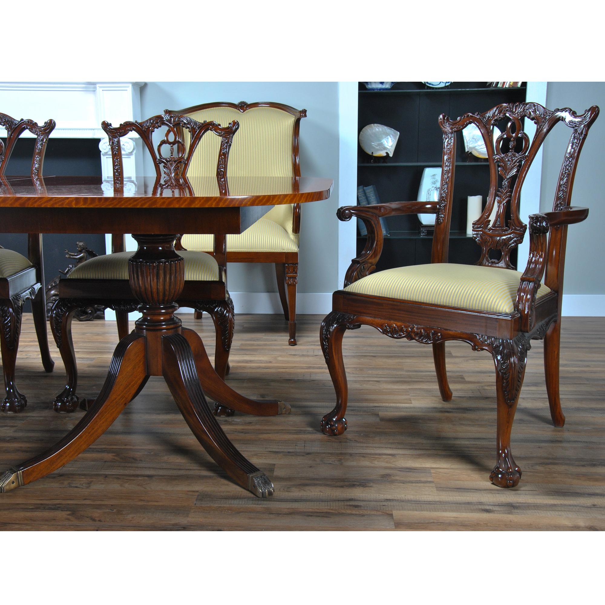 Mahogany Hepplewhite Dining Table  For Sale