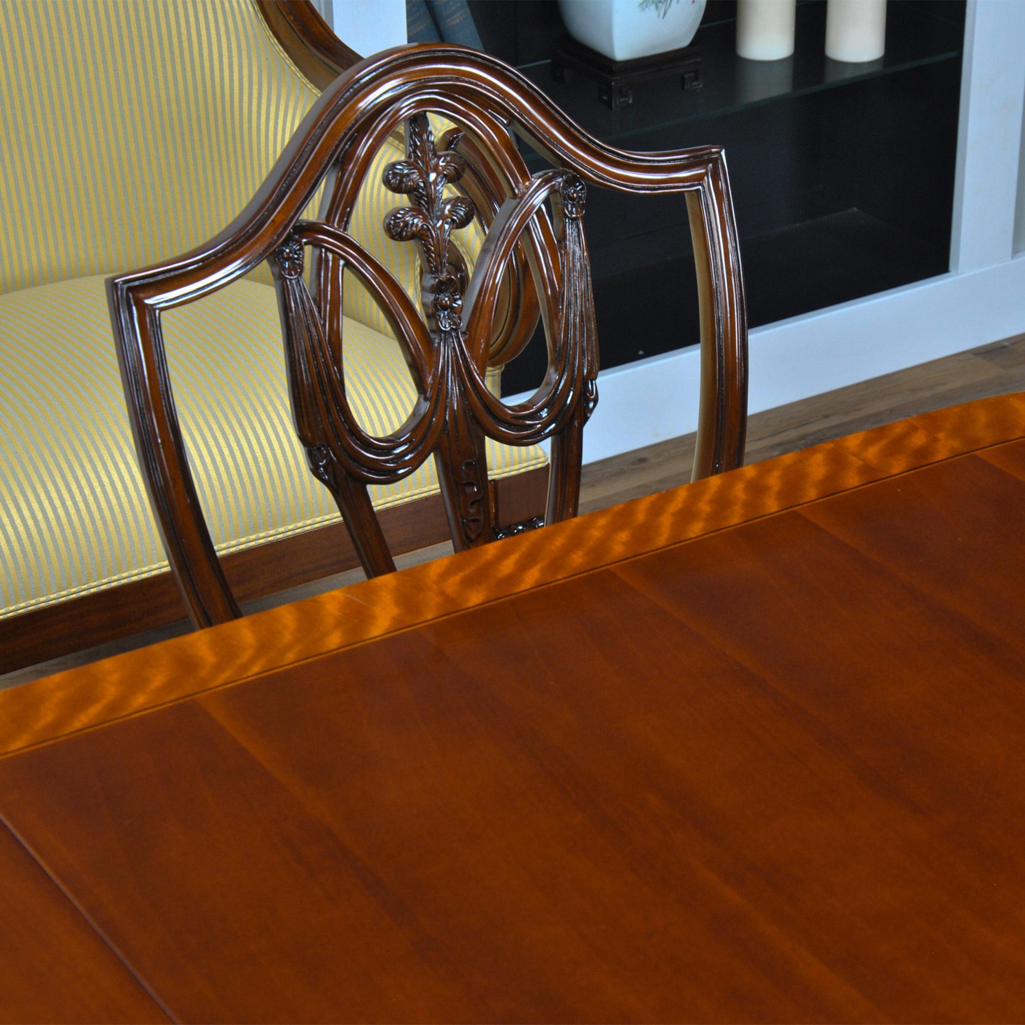 Hepplewhite Dining Table  For Sale 1