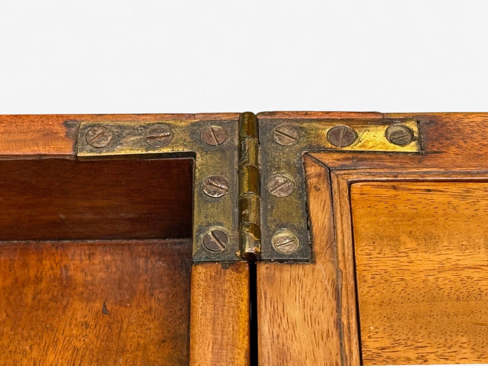Hepplewhite Dressing Table or Vanity, England, Early 19th C. Mahogany, Refinish For Sale 5