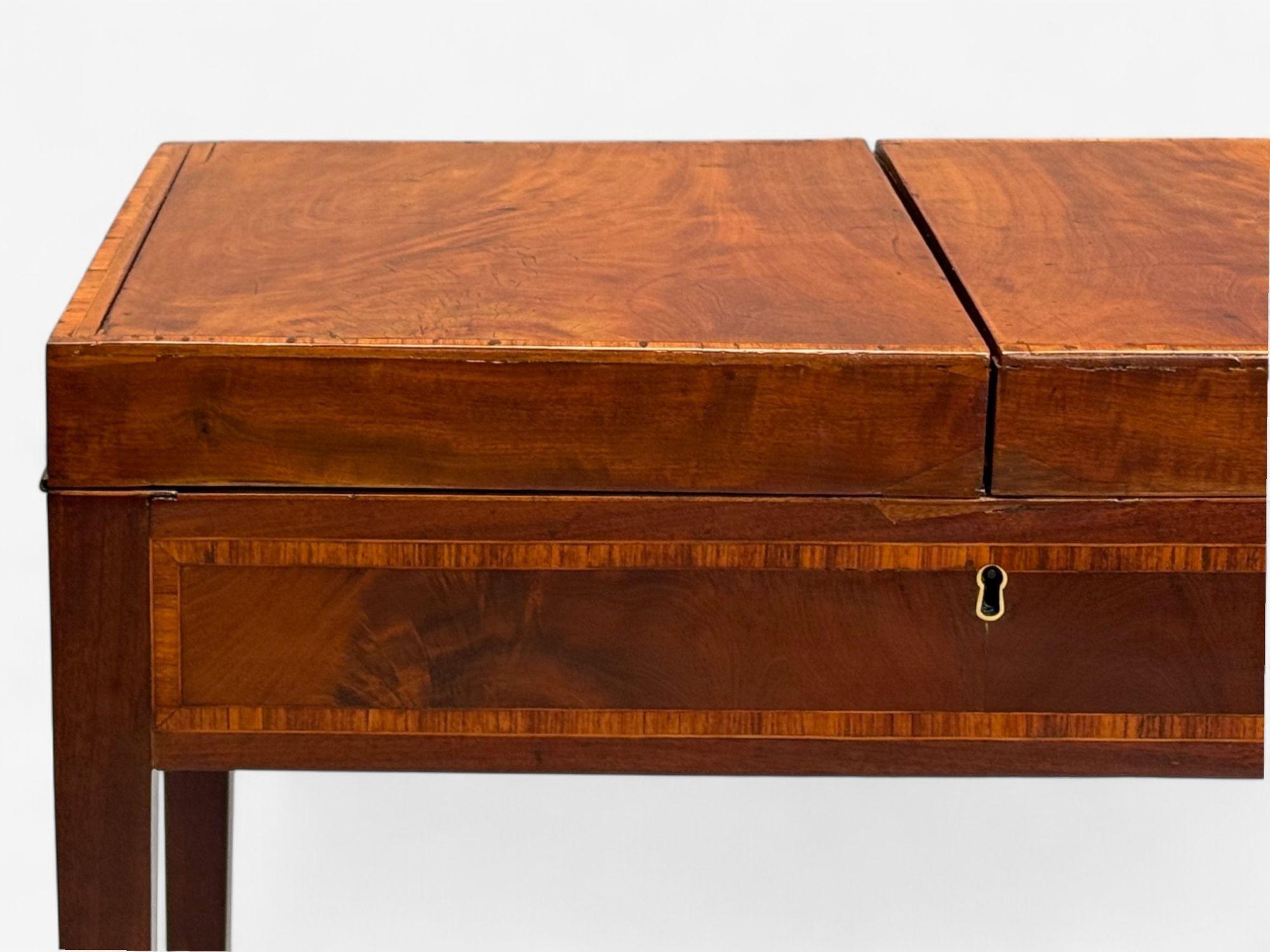 Early 19th Century Hepplewhite Dressing Table or Vanity, England, Early 19th C. Mahogany, Refinish For Sale