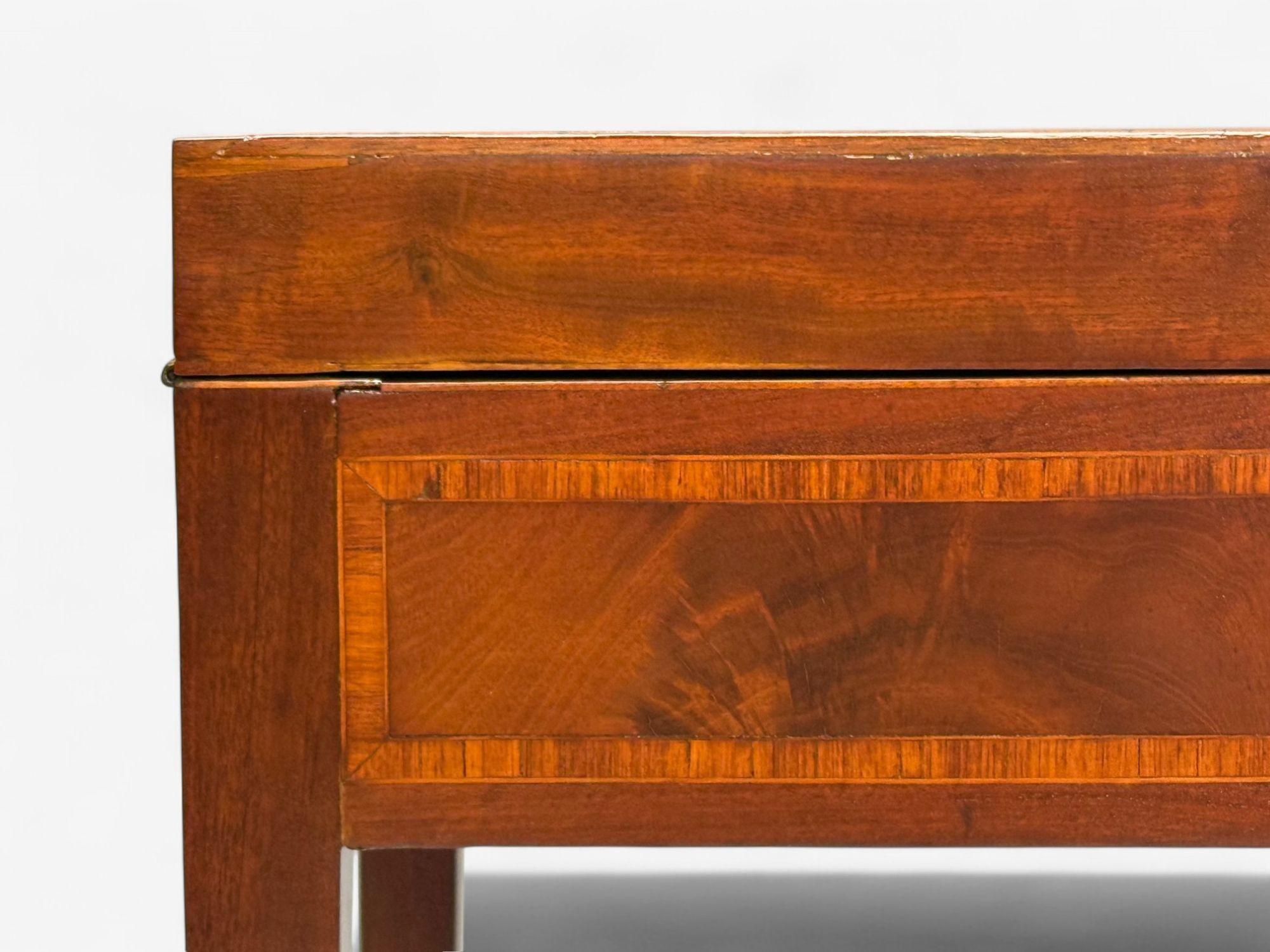 Hepplewhite Dressing Table or Vanity, England, Early 19th C. Mahogany, Refinish For Sale 2