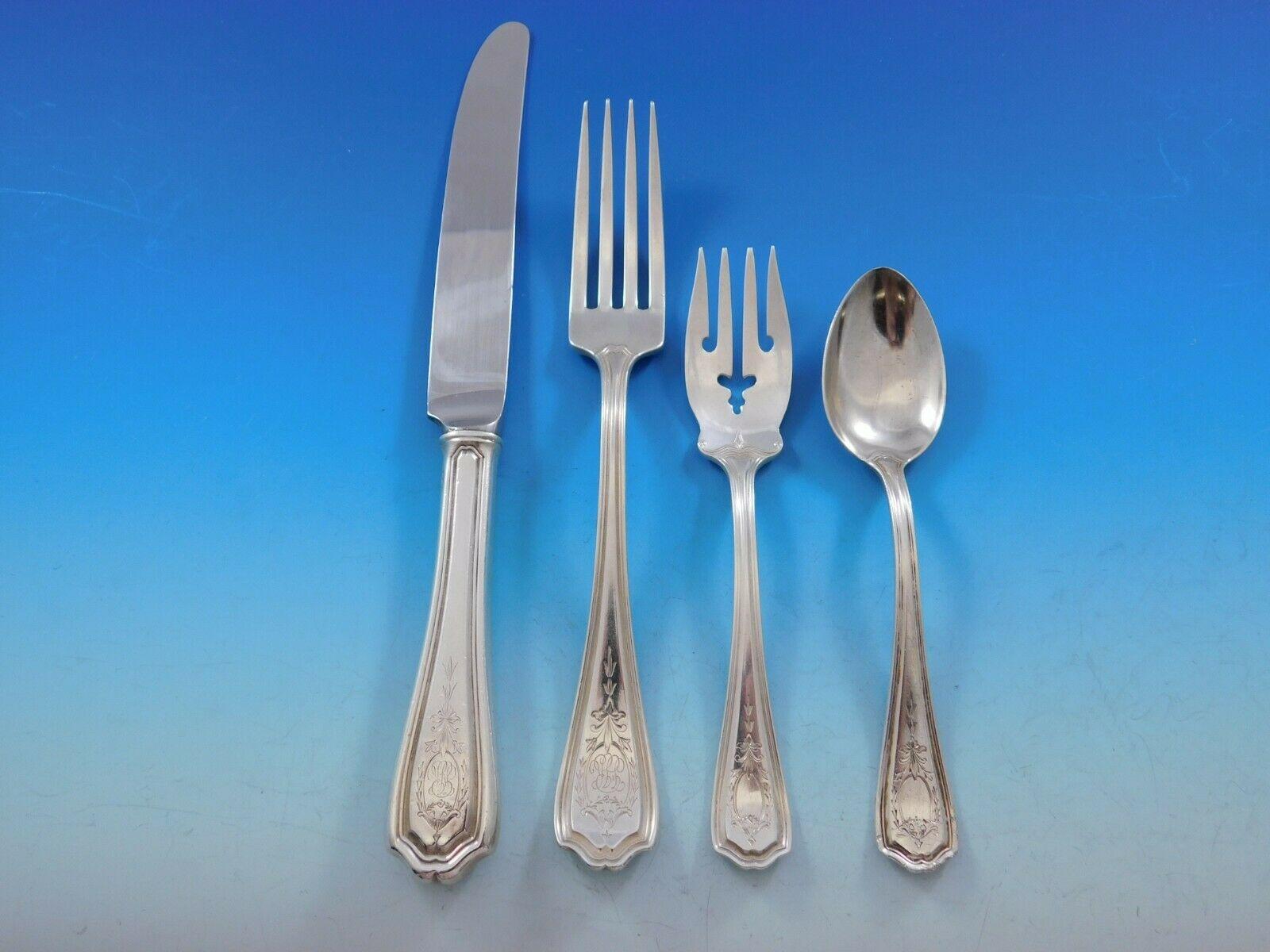 Hepplewhite Engraved by Reed & Barton sterling silver flatware set, 34 pieces. This timeless pattern is a best seller. This set includes:

6 knives, 9 1/4
