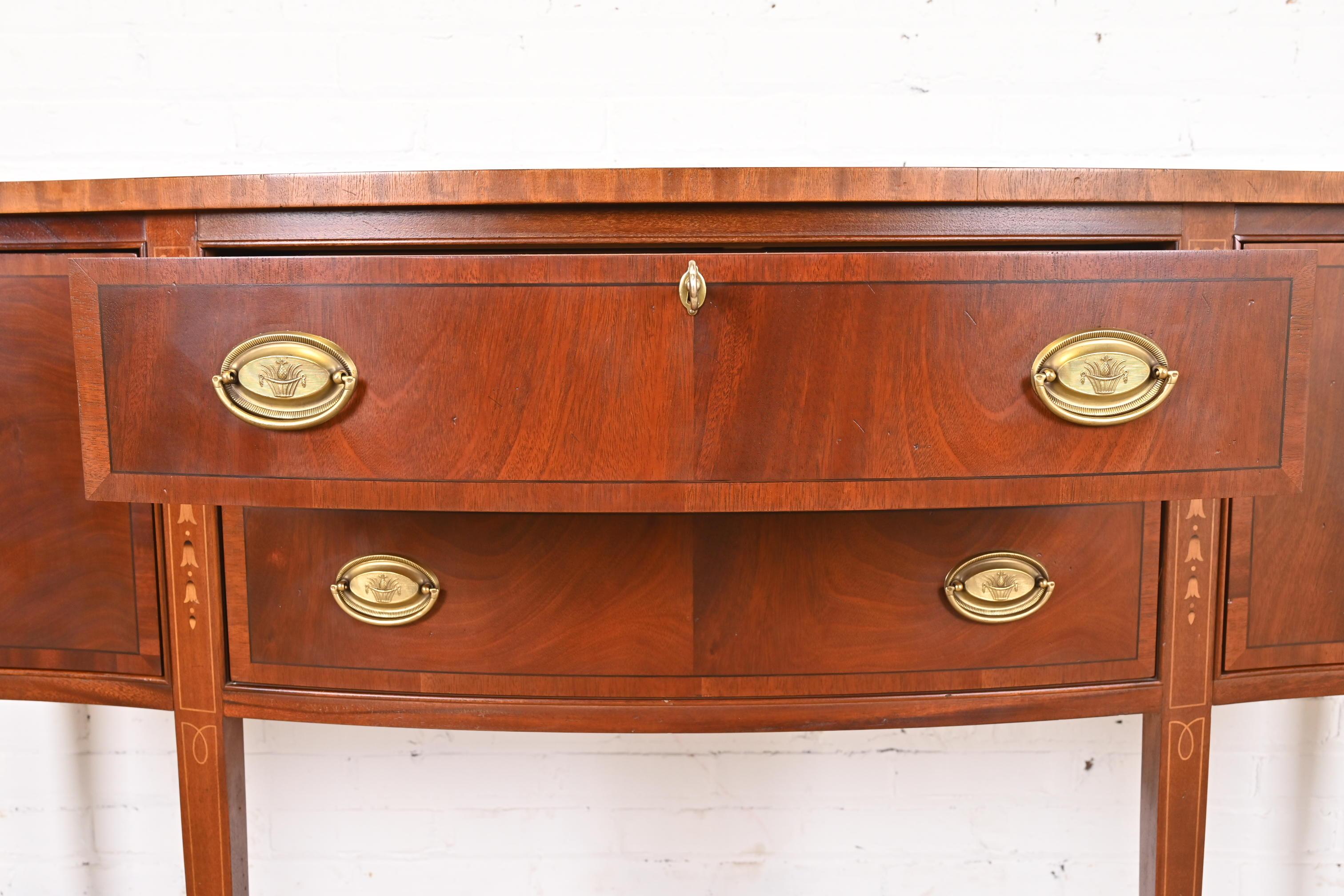 Hepplewhite Inlaid Mahogany Serpentine Front Sideboard Buffet or Credenza 4