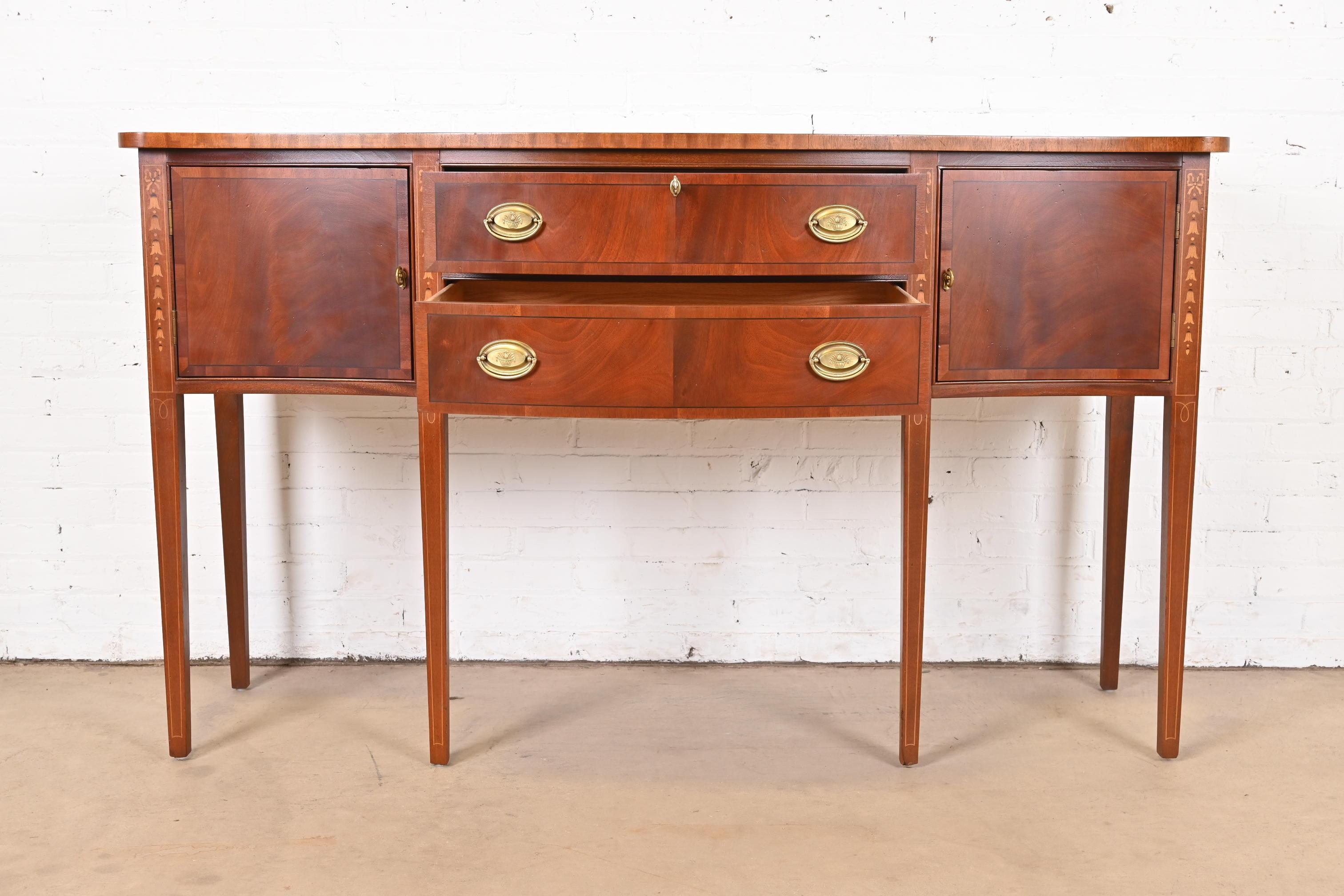 Hepplewhite Inlaid Mahogany Serpentine Front Sideboard Buffet or Credenza For Sale 2
