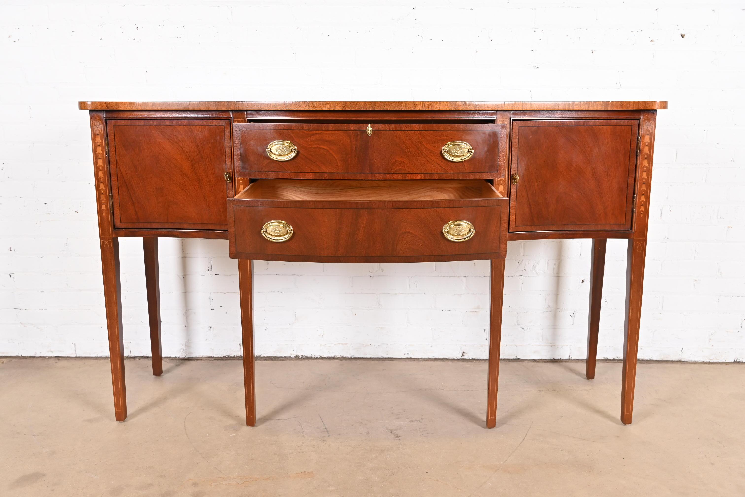 Hepplewhite Inlaid Mahogany Serpentine Front Sideboard Credenza For Sale 4
