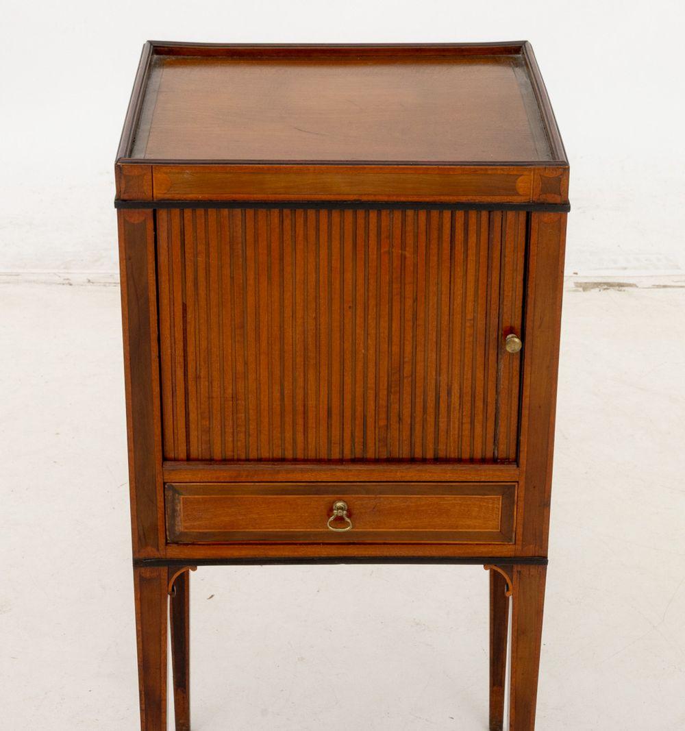 Incrusté Table de chevet en acajou de Hepplewhite, c. 1800 en vente