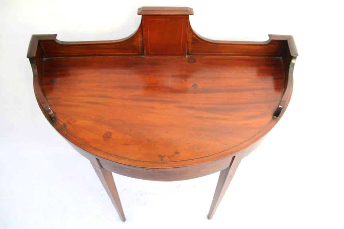 Early 19th Century Hepplewhite Mahogany Demilune Table with Scalloped Gallery