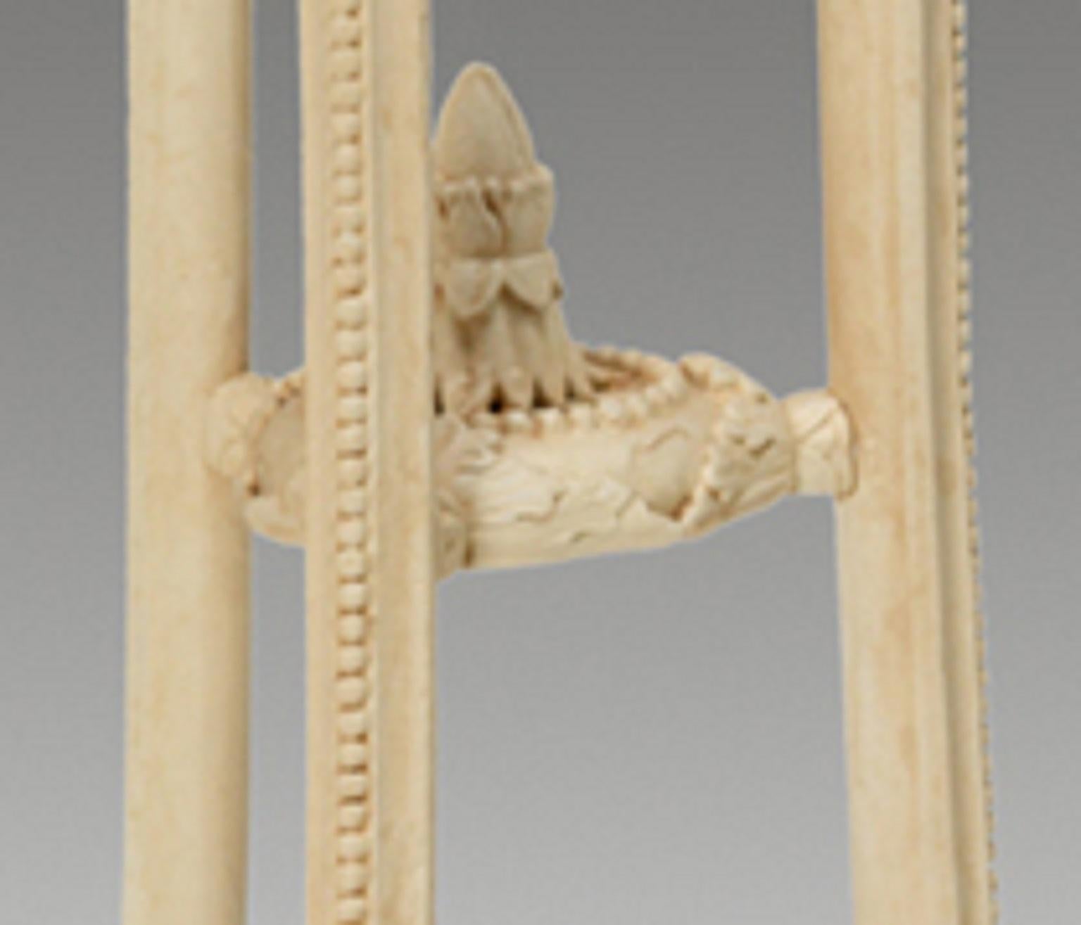 Britannico Torchere a testa di ariete Hepplewhite in vendita