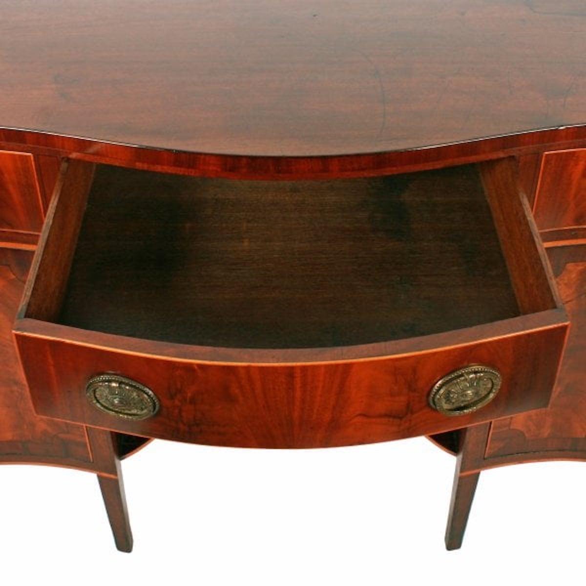 Hepplewhite Serpentine Kneehole Table, 18th Century In Excellent Condition For Sale In Southall, GB