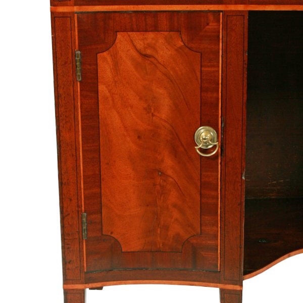 Mahogany Hepplewhite Serpentine Kneehole Table, 18th Century For Sale
